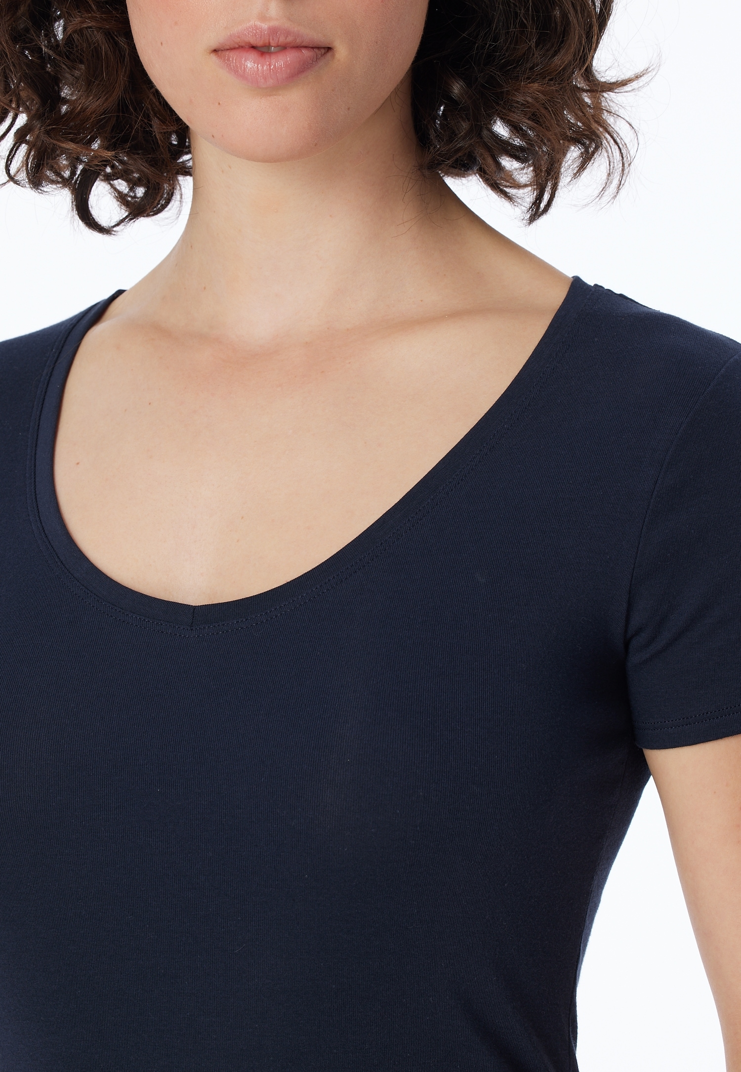 Schiesser T-Shirt »Naturschönheit« mit V-Ausschnitt, kurzem Arm, Feinripp-Qualität