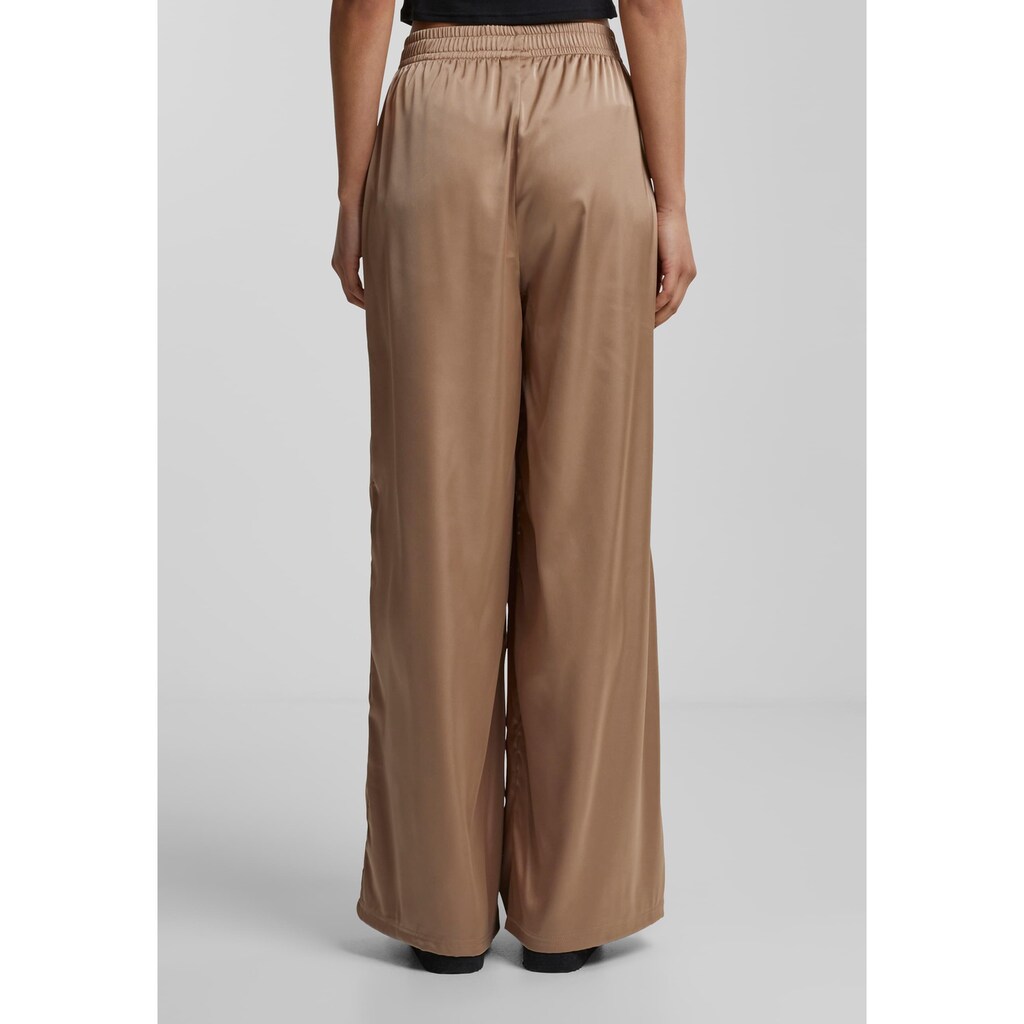 URBAN CLASSICS Stoffhose »Urban Classics Damen Ladies Satin Wide Leg Pants«, (1 tlg.)