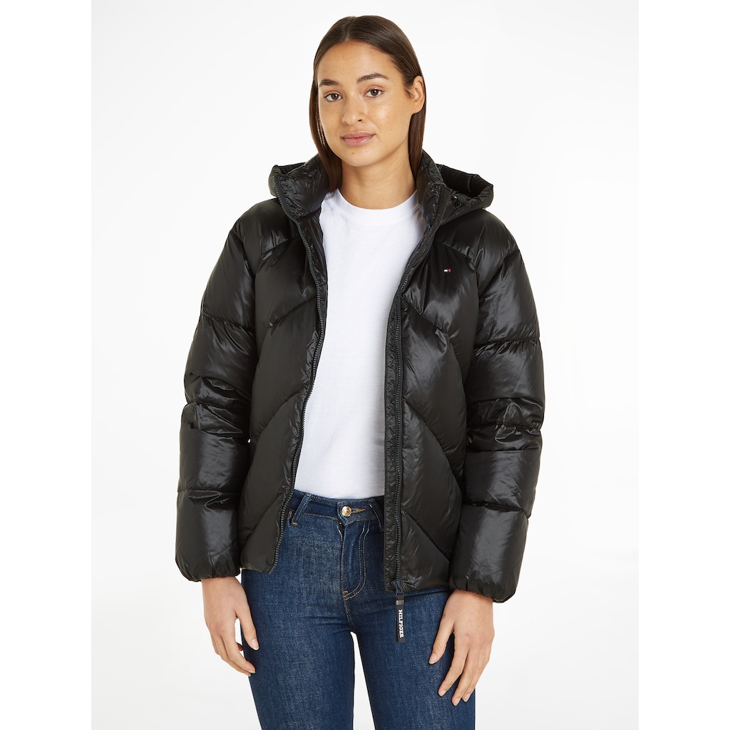 Tommy Hilfiger Daunenjacke »CHEVRON LW DOWN JACKET«, mit Kapuze, mit Logostickerei