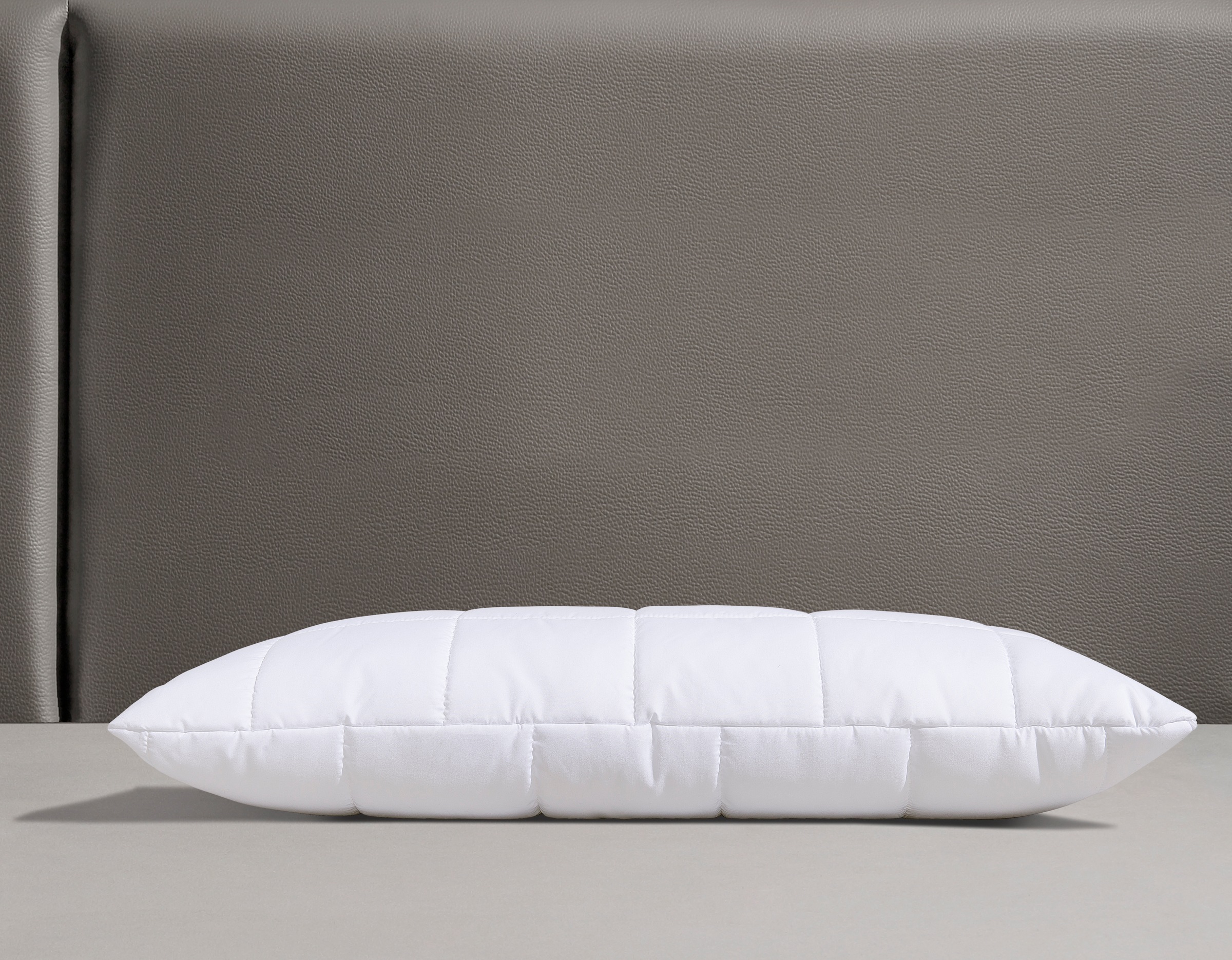 fan Microfaserkissen »Komfort Plus«, Füllung: 100% Polyester, Bezug: 100% Polyester, (1 St.), leichtes, weiches Kissen