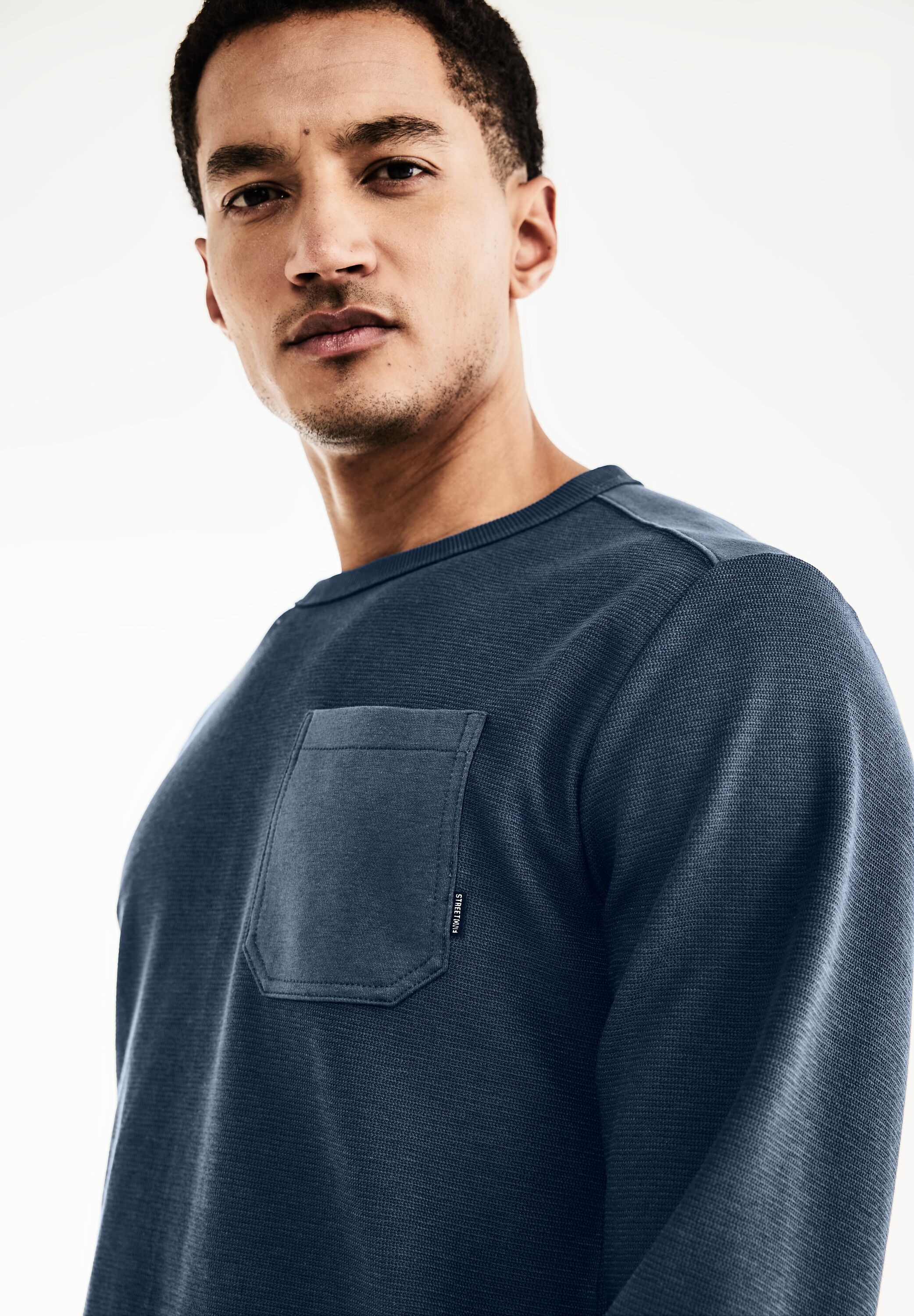 STREET ONE MEN Rundhalsshirt, mit Rundhalsausschnitt