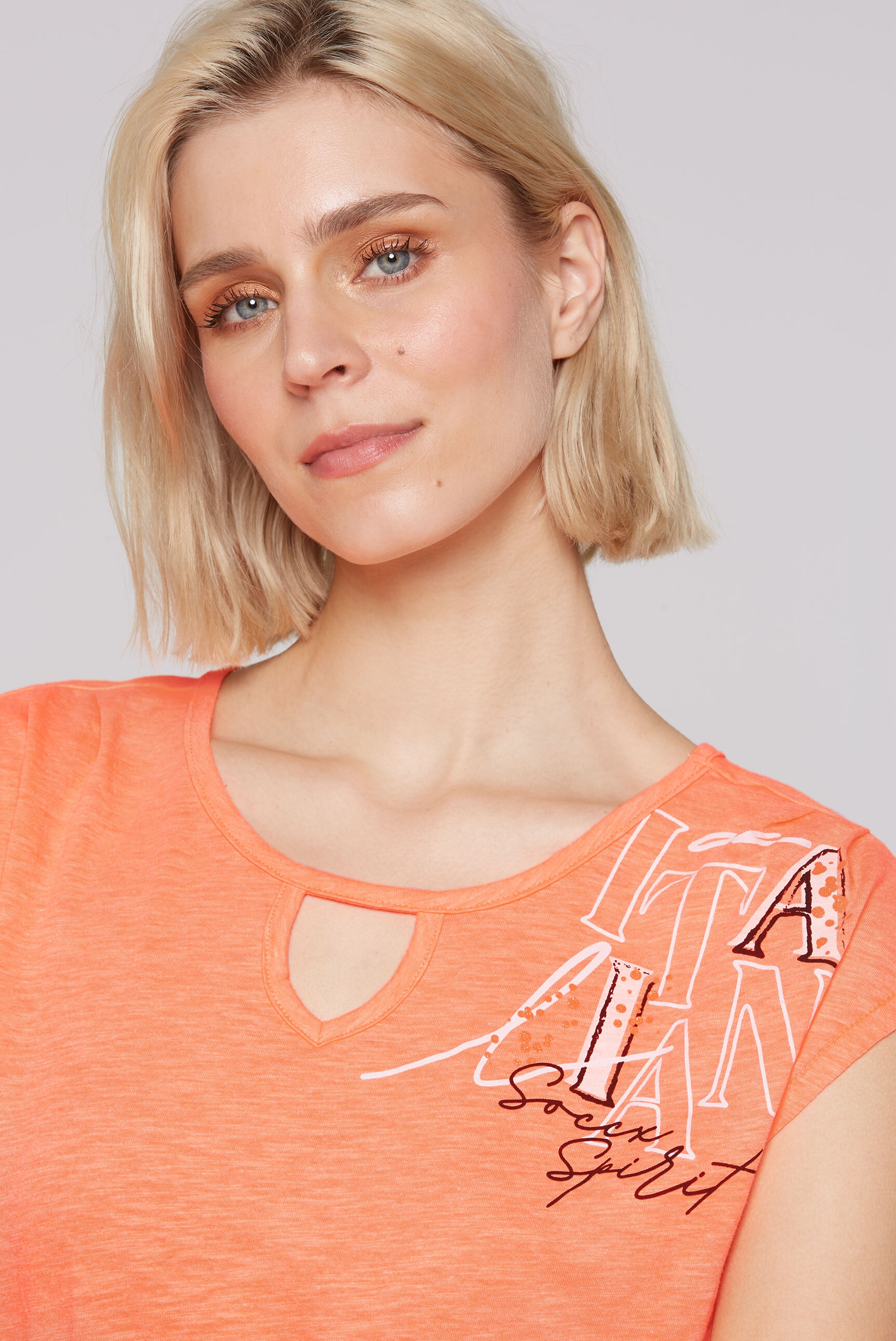 SOCCX Rundhalsshirt, mit Cut-Outs