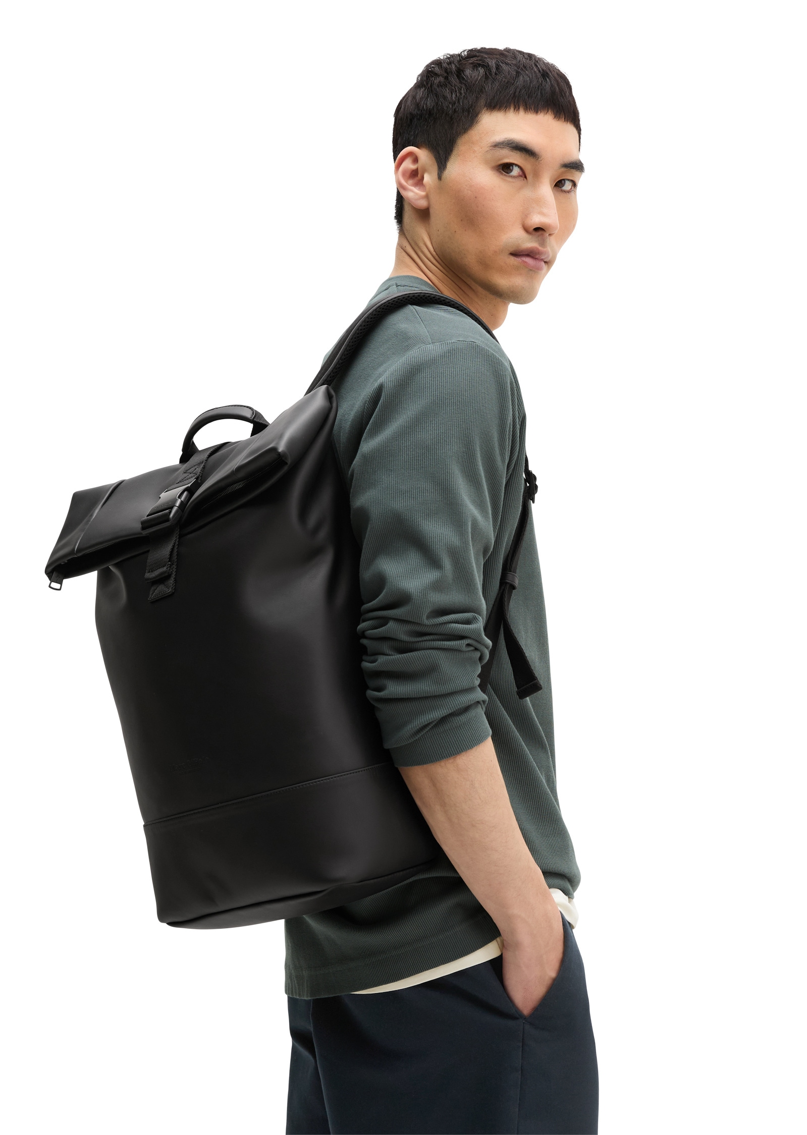 Marc O'Polo Reisetasche »aus einer Lederalternative aus recyceltem Polyester«