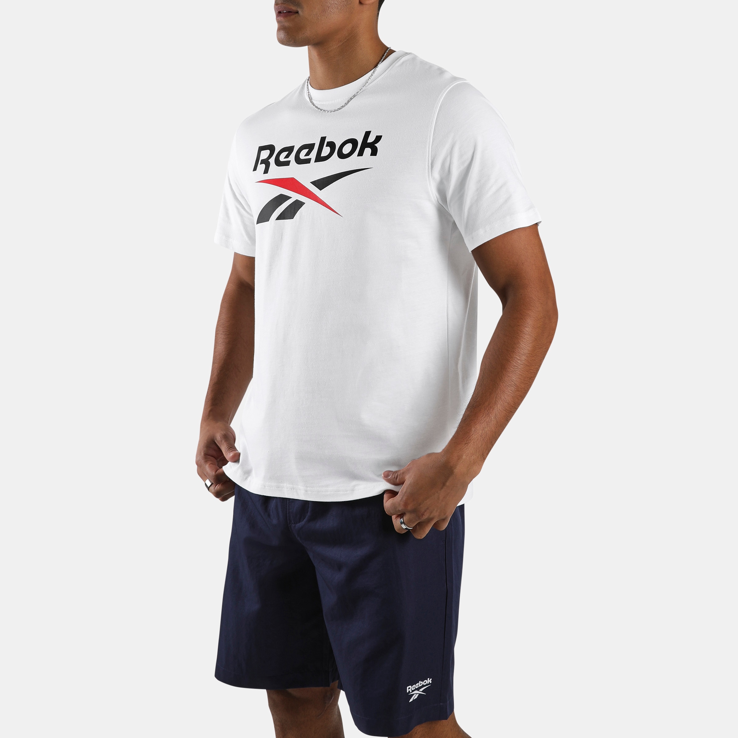 Reebok "BRUNO BIG LOGO CREW NECK SS TEE" mit Logodruck, Kurzarm, aus Baumwollmischung, Basic Passform