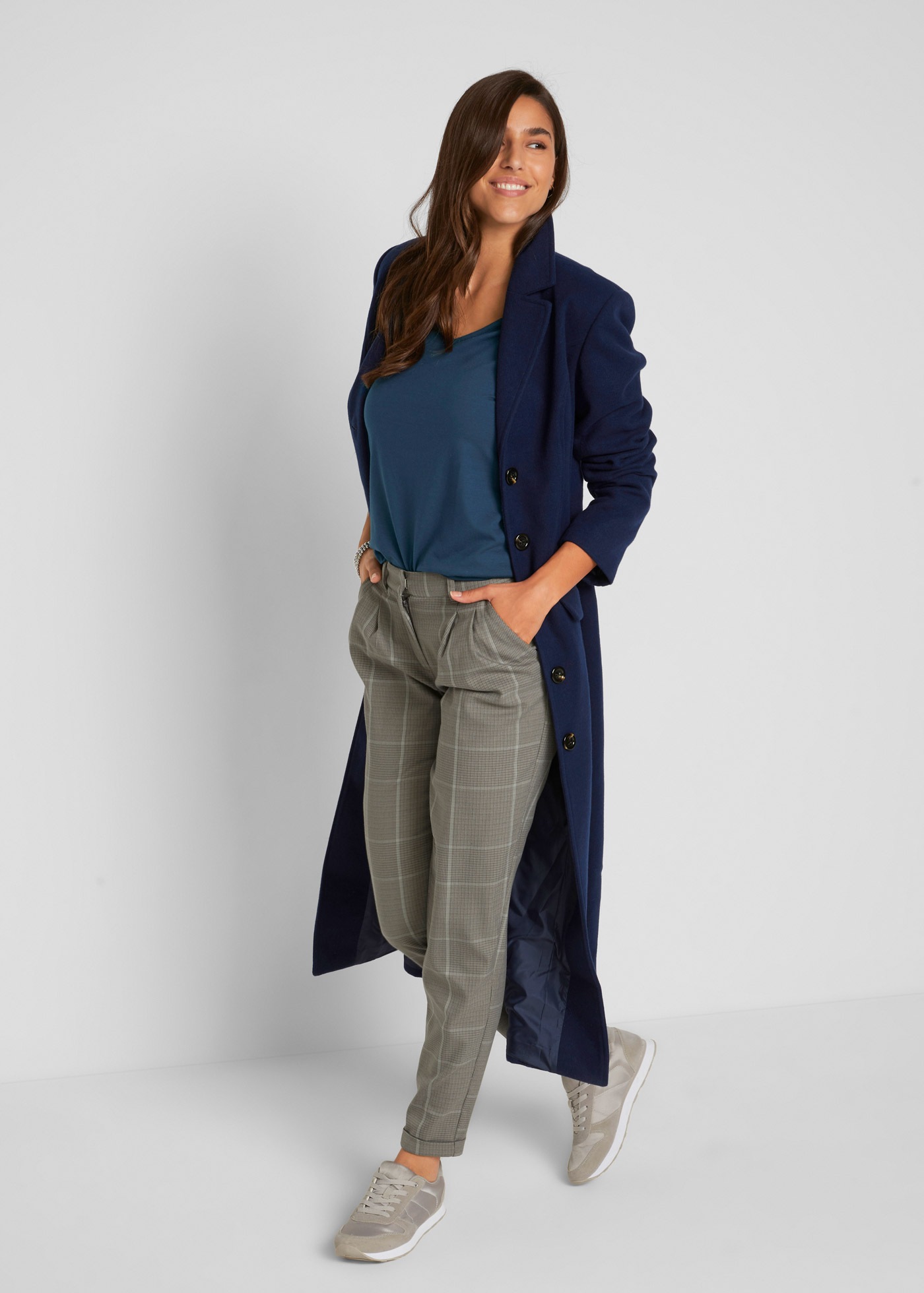 bonprix Langarmshirt »Figurbetontes Langarmshirt (2er Pack)« Packung, 2, 2 Stk. im 2er Pack mit V-Ausschnitt und Langarm