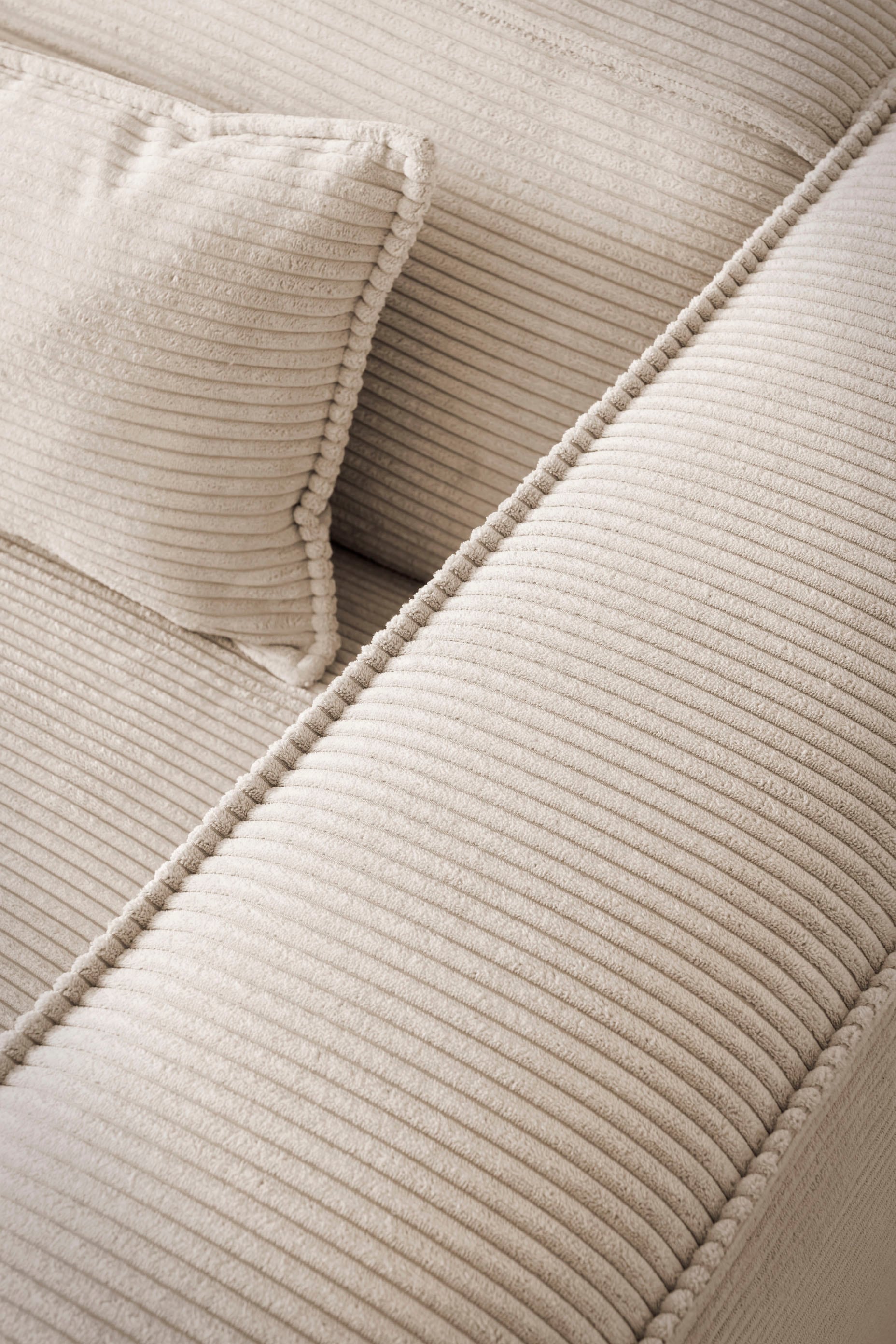 LeGer Home by Lena Gercke Ecksofa »PIARA XXL, Big-Sofa in Cord oder Leinenoptik, L-Form, mit Kedernaht«, wahlweise Ottomane rechts/links, schwarze Füße, extra tiefe Sitzfläche