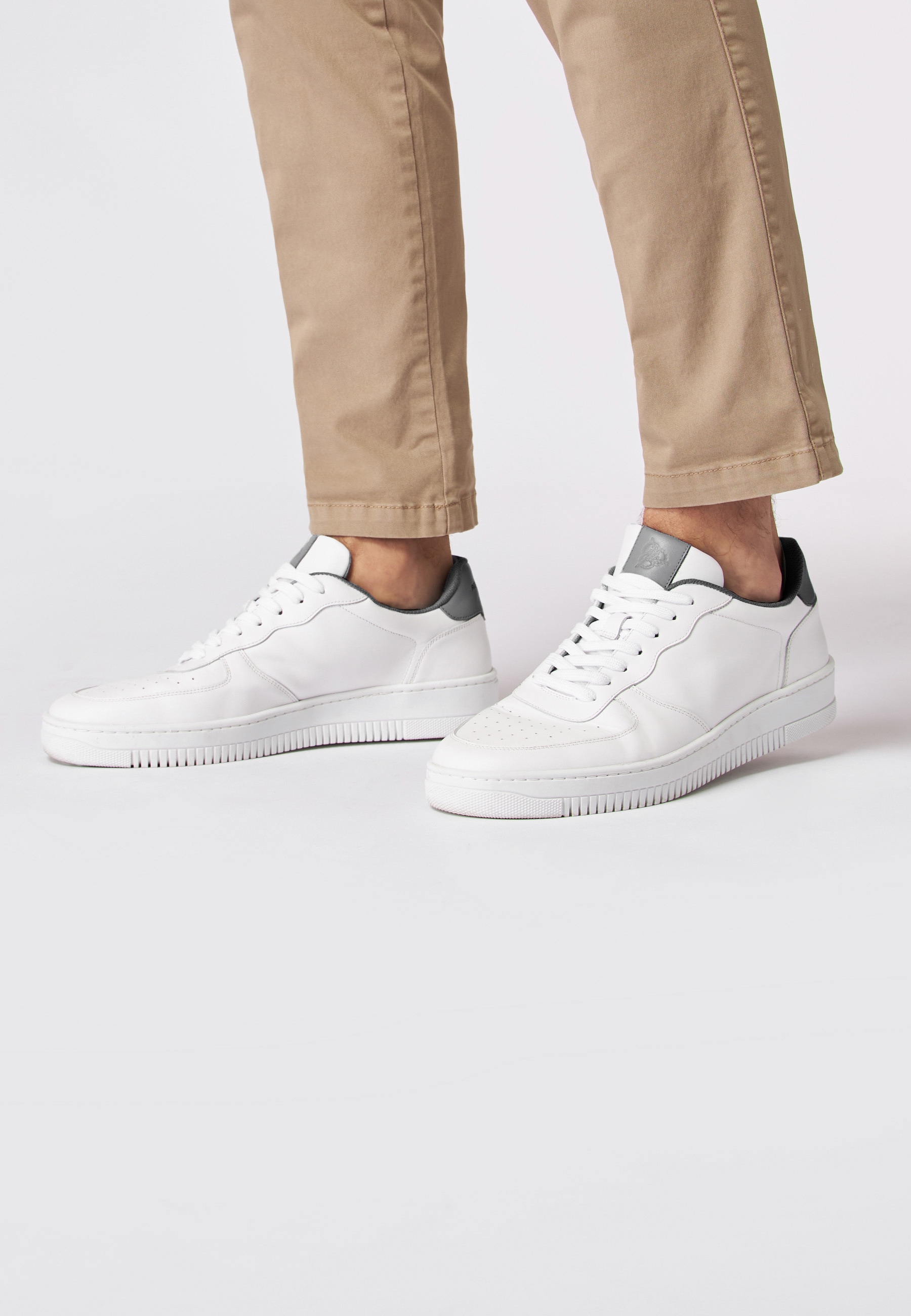 Roy Robson Sneaker "mit kontrastfarbenen Details" günstig online kaufen