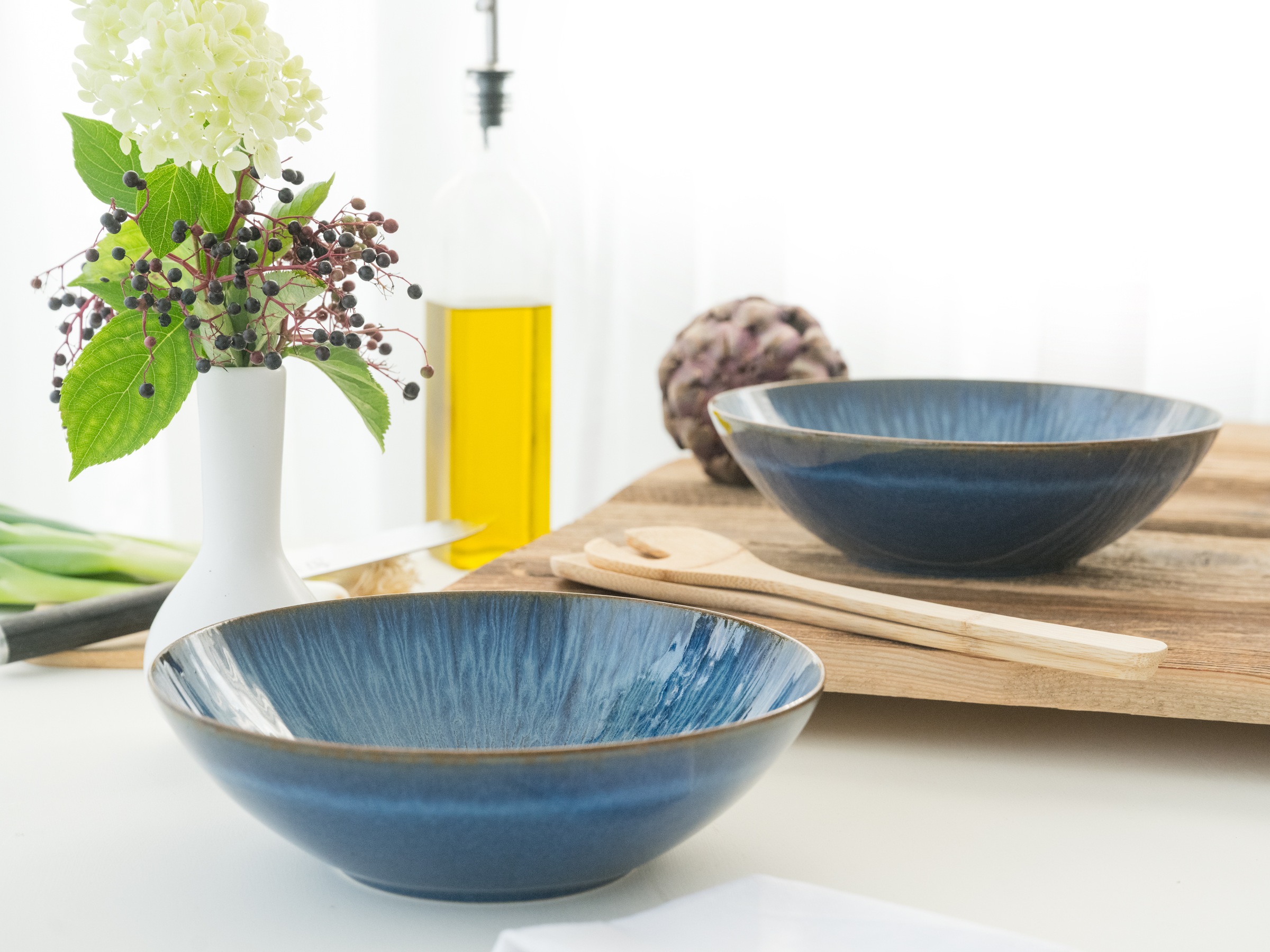 CreaTable Salatschüssel »Sea Breeze blau, Salatschüssel 24 cm 2er Set«, 2 tlg., aus Steinzeug, Reaktive intensiv leuchtende Spezialglasur