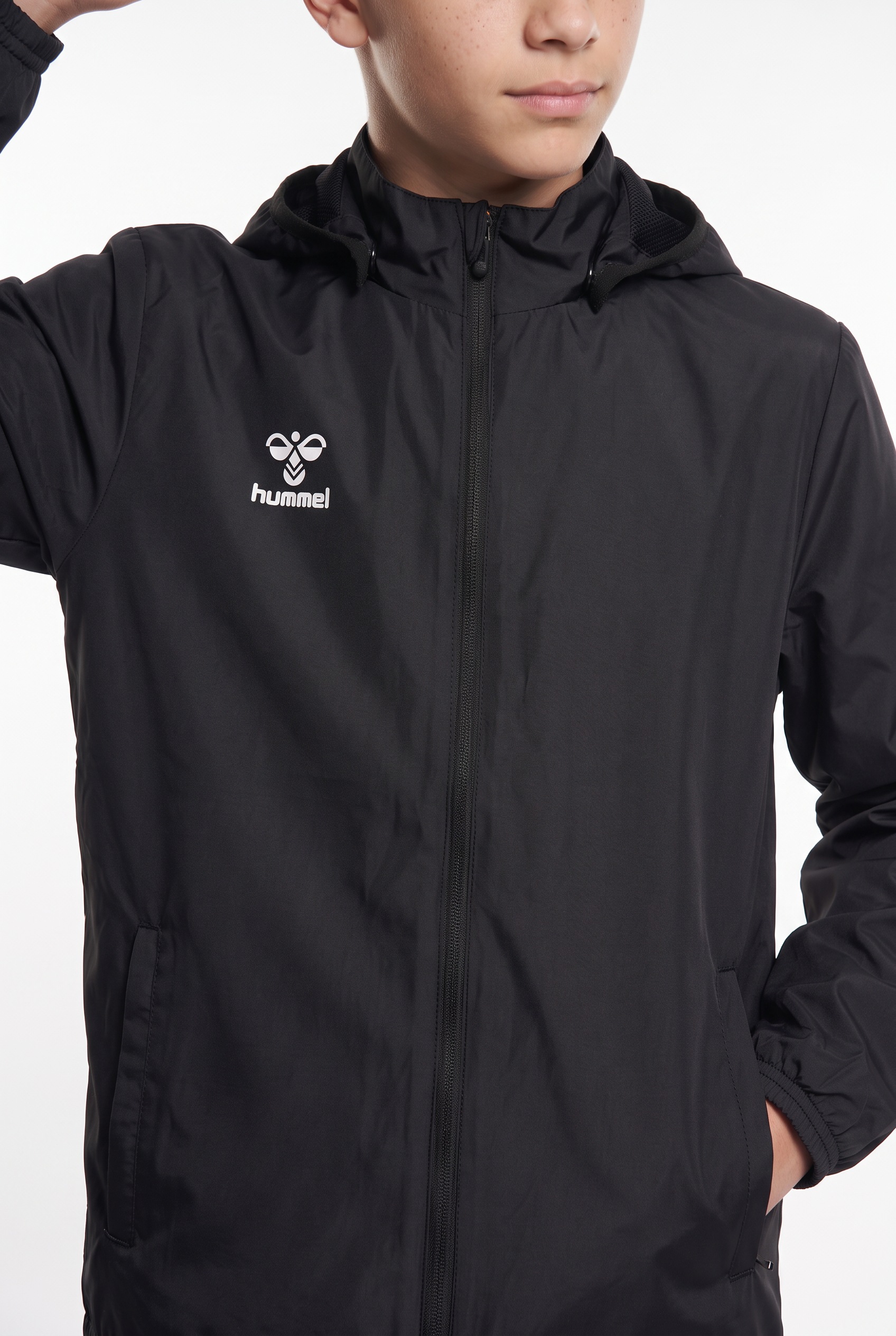 hummel Allwetterjacke »HMLESSENTIAL AW JACKET KIDS« mit Kapuze sportlicher Stil, atmungsaktiv, wasser- und schmutzabweisen