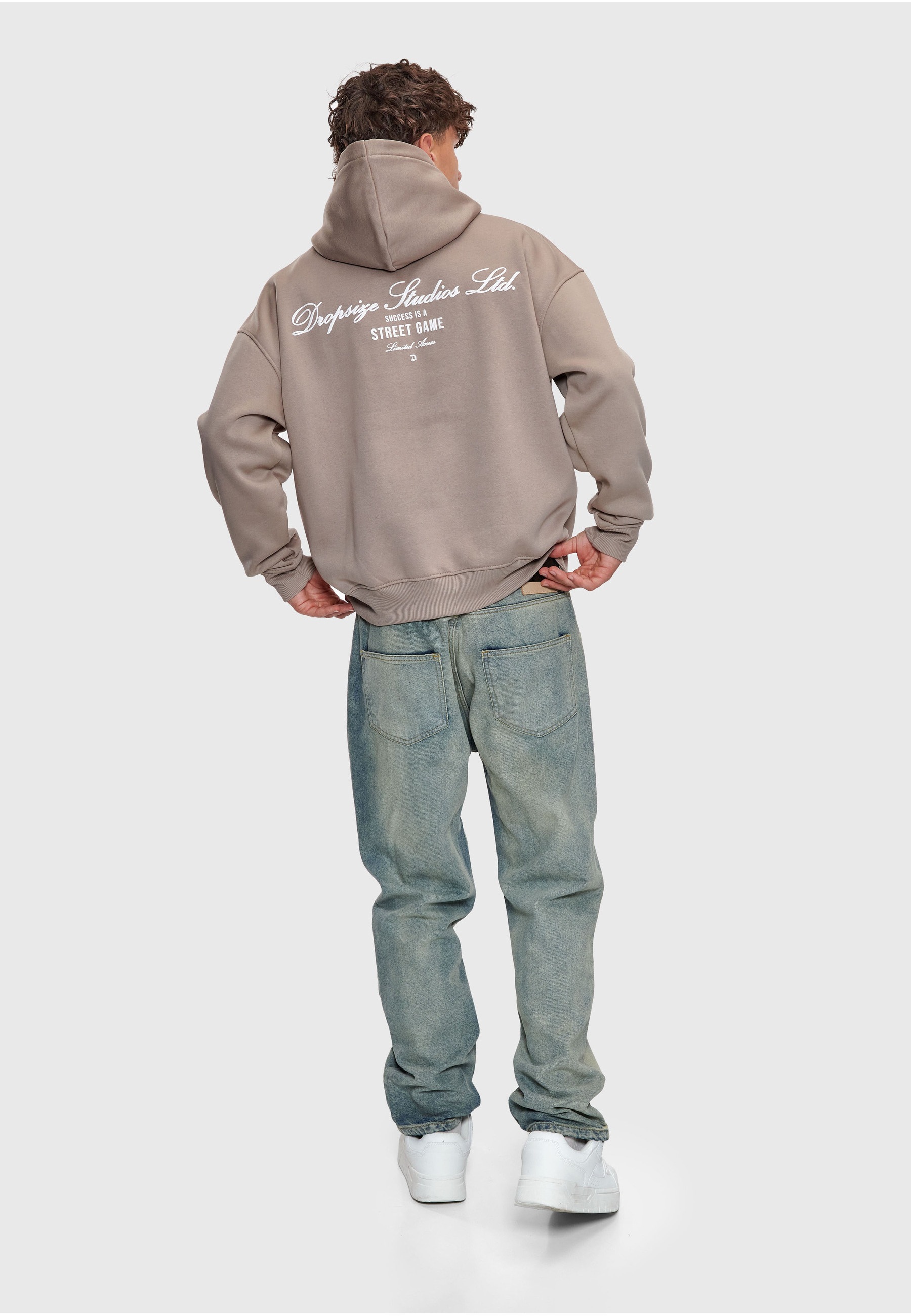 Dropsize Kapuzensweatshirt »Dropsize HEAVY OVERSIZE STUDIOS HOODIE«, 1 Stk.
