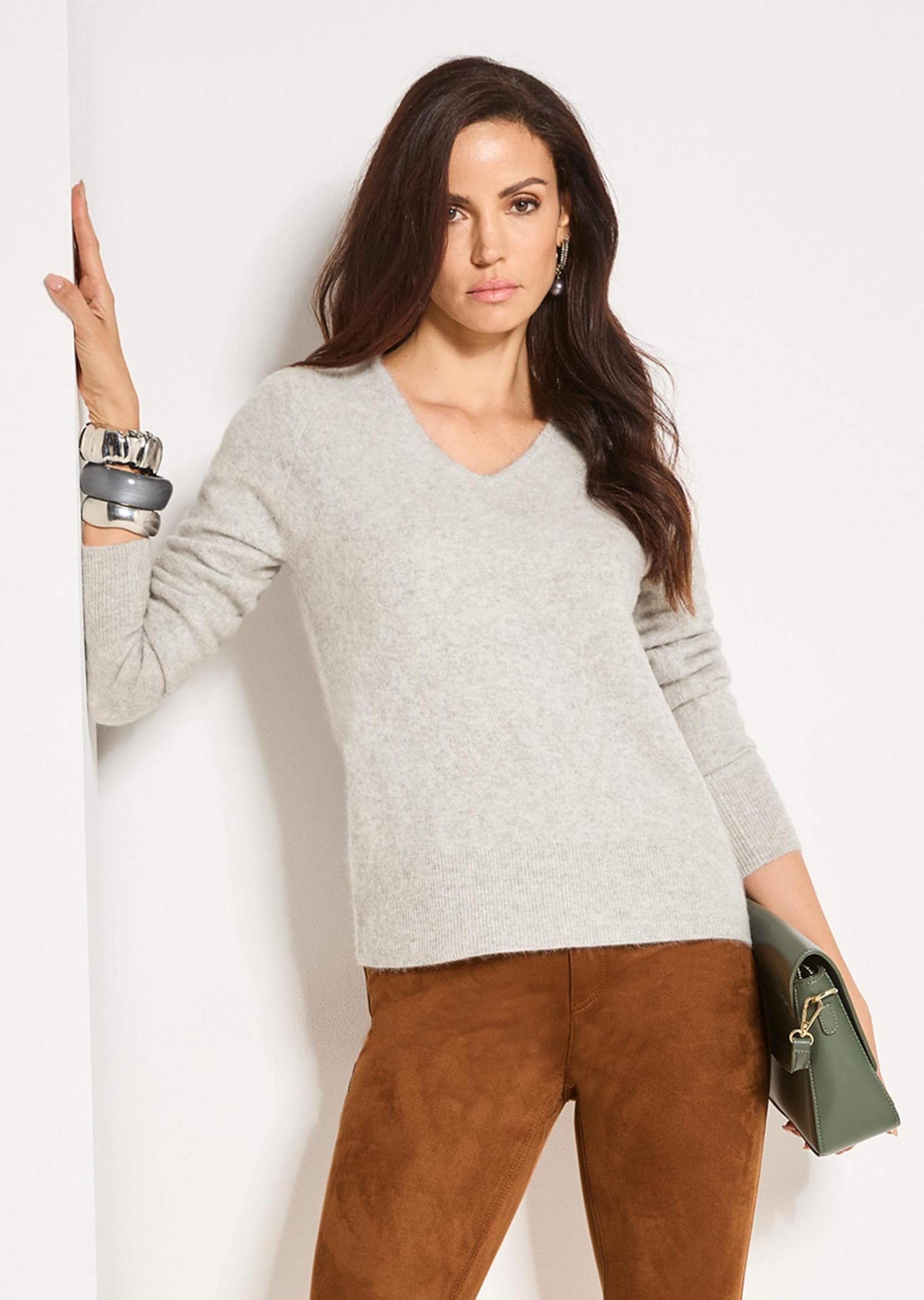 MADELEINE Longpullover »Pullover Schurwoll-Pullover mit V-Ausschnitt«