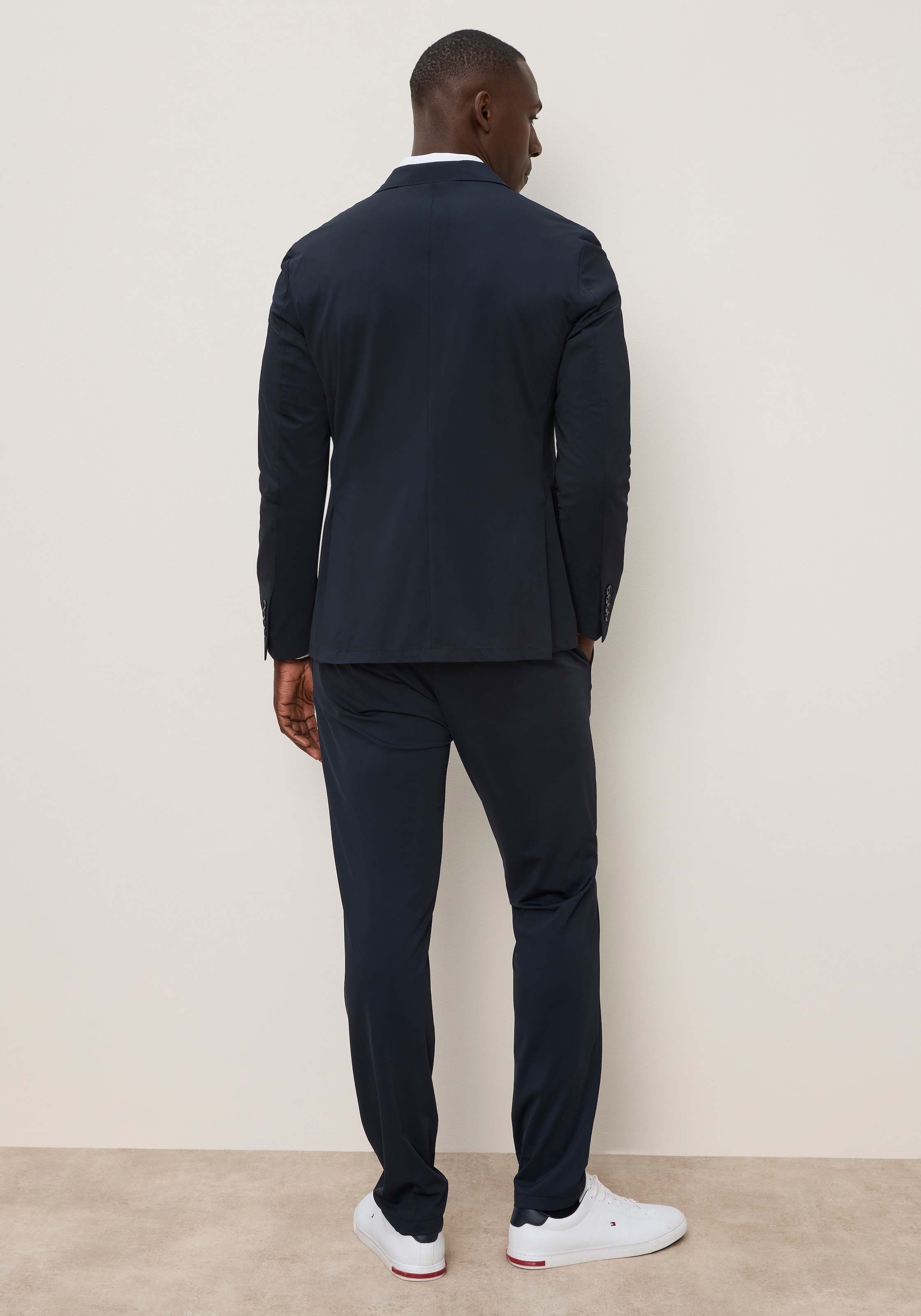 Bruno Banani Anzug »Komfort – leicht, flexibel, knitterarm, modern« Sakko & Hose,  slim fit Sommerleicht – kein Schwitzen, kein Stress
