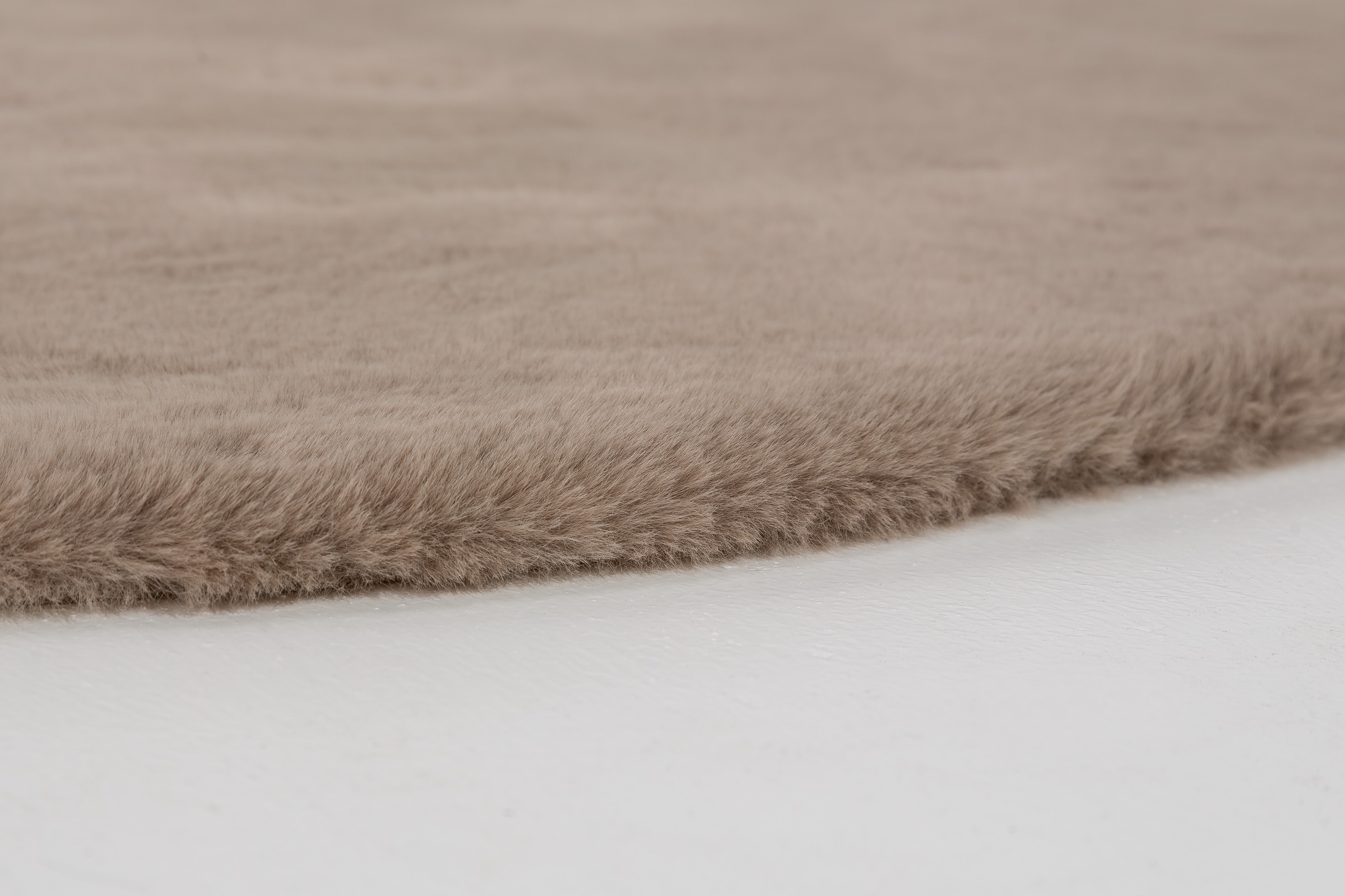 SCHÖNER WOHNEN-Kollektion Fellteppich »Tender« rund 26 mm Höhe besonders weich durch Microfaser, Kunstfell, waschbar, Wohnzimmer