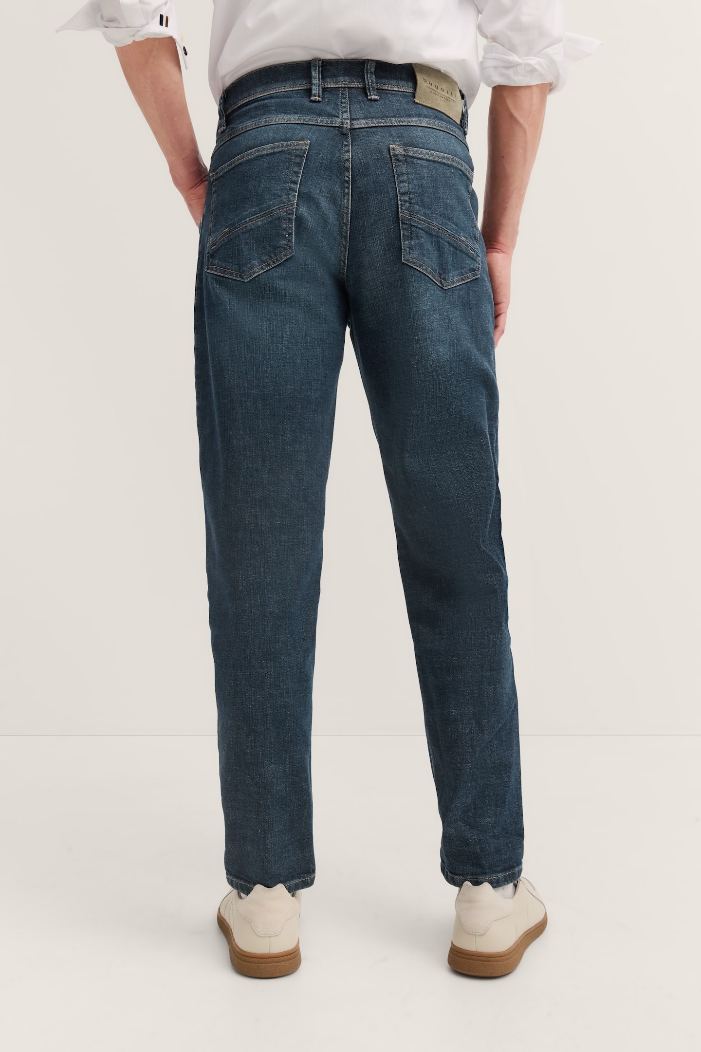 bugatti 5-Pocket-Jeans »Tapered Fit«, aus Stretch Handcrafted Denim