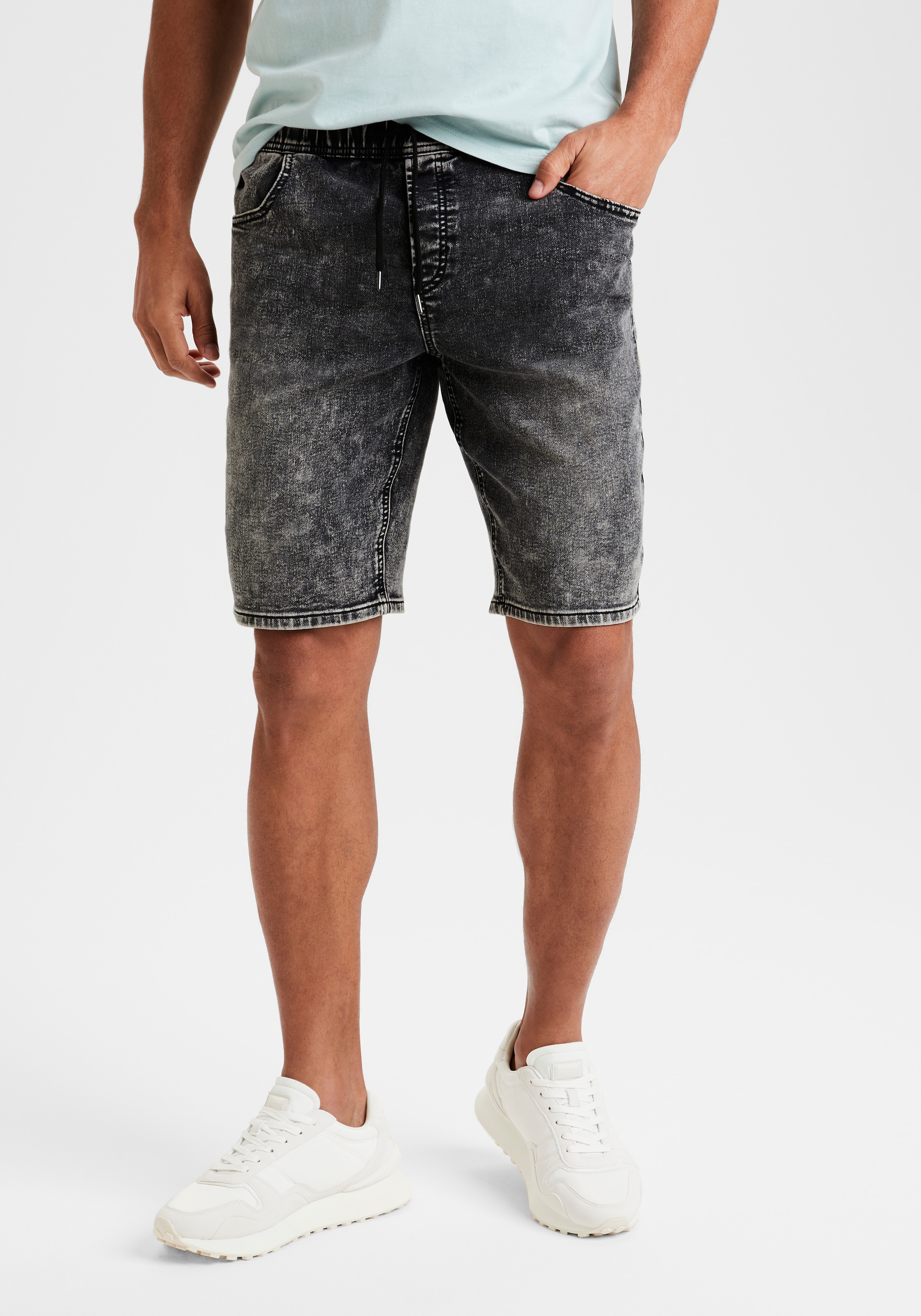 Jeansshorts, Knielange Shorts mit Bindeband aus elastischer Jeansqualität