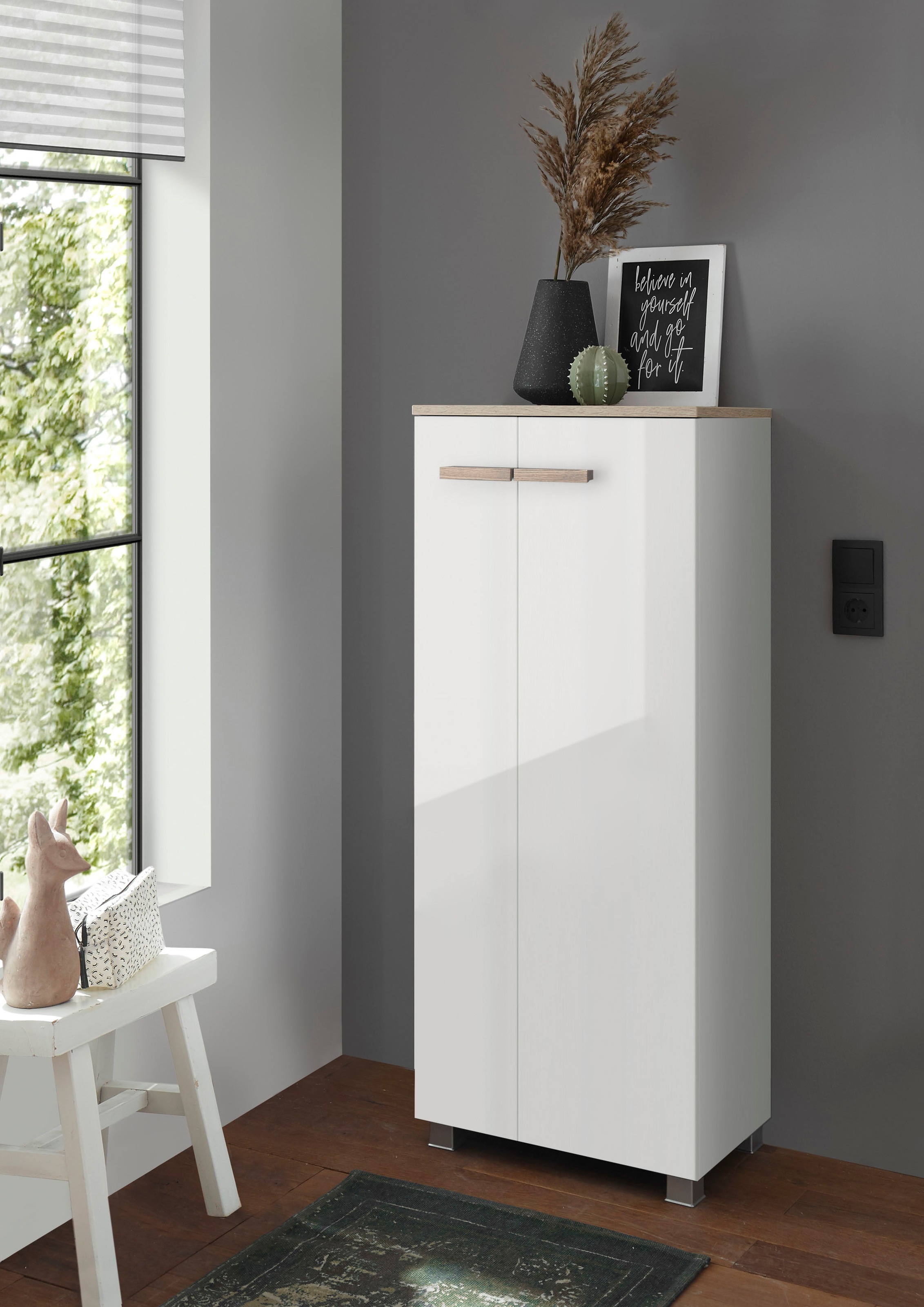 Places of Style Midischrank »SOLiD, Badschrank im modernen Design, Schrank mit Holzgriffen«, in zwei Farben verfügbar, mit Stauraum, stehend o. hängend montierbar