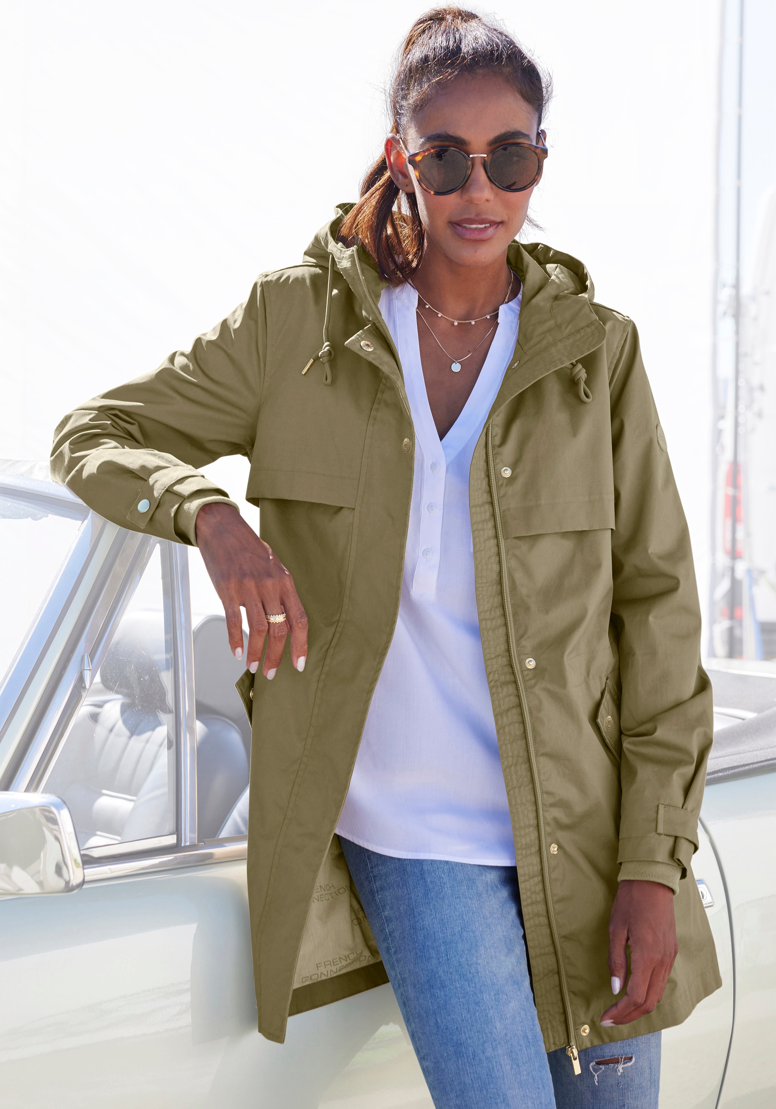 French Connection Outdoorjacke mit Kapuze Saumschlitz mit Druckknöpfen auf der Rückseite