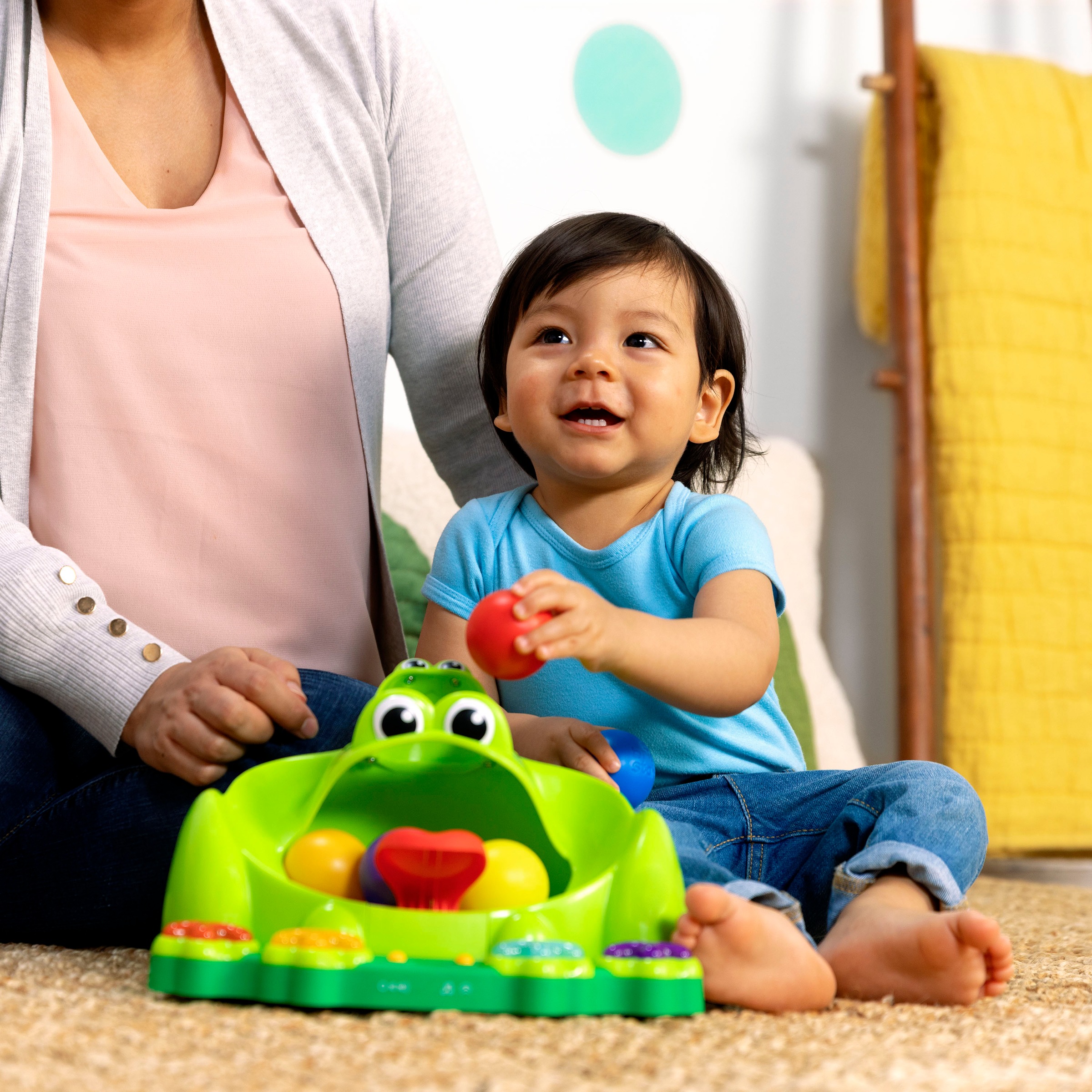 Bright Starts Lernspielzeug »Poppin' Ball Frog Ball Play Toy«, mit Licht und Sound