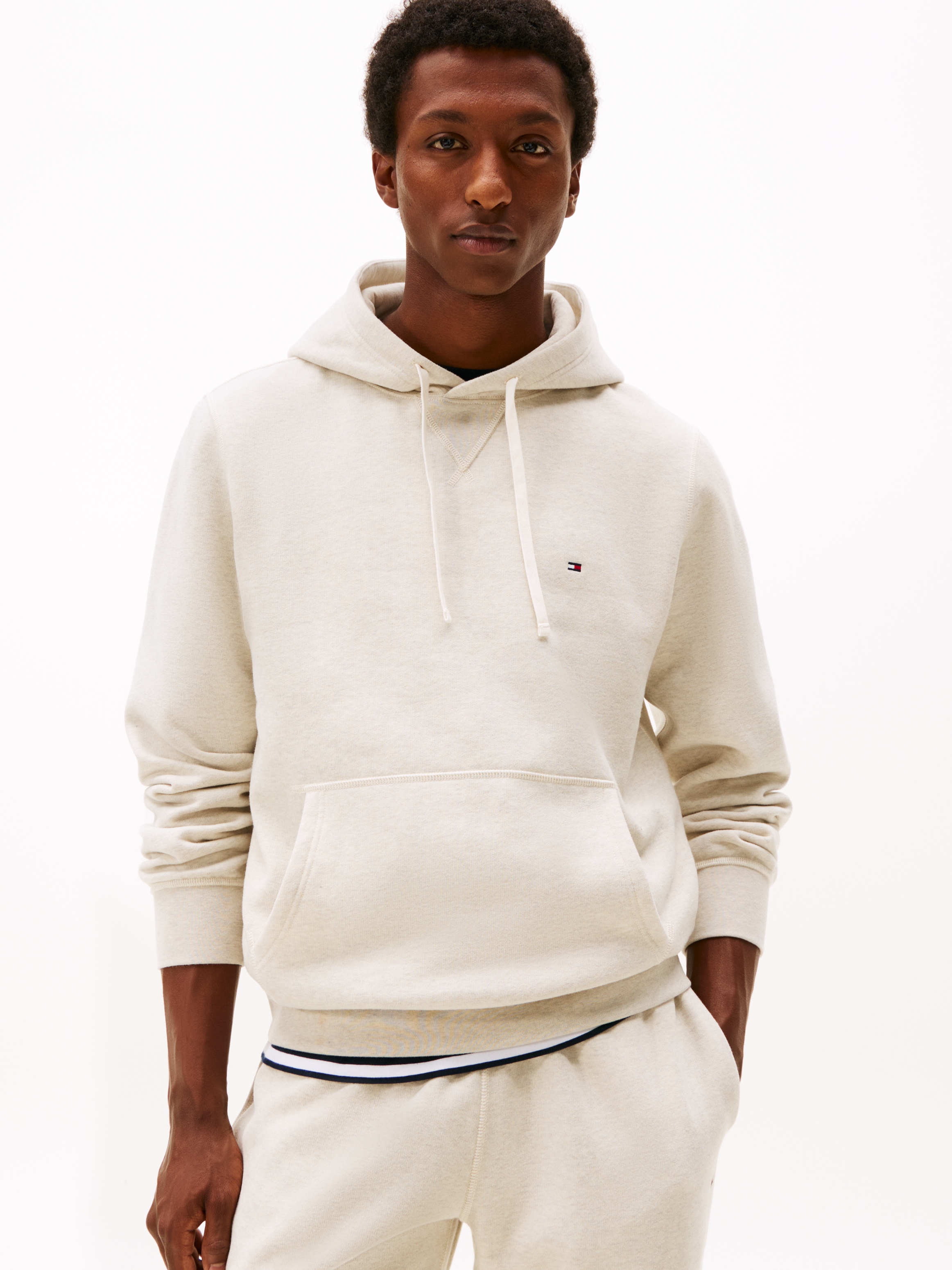 Tommy Hilfiger Hoodie »ESS SEASONAL FLEECE HOODY«, mit Logostickerei
