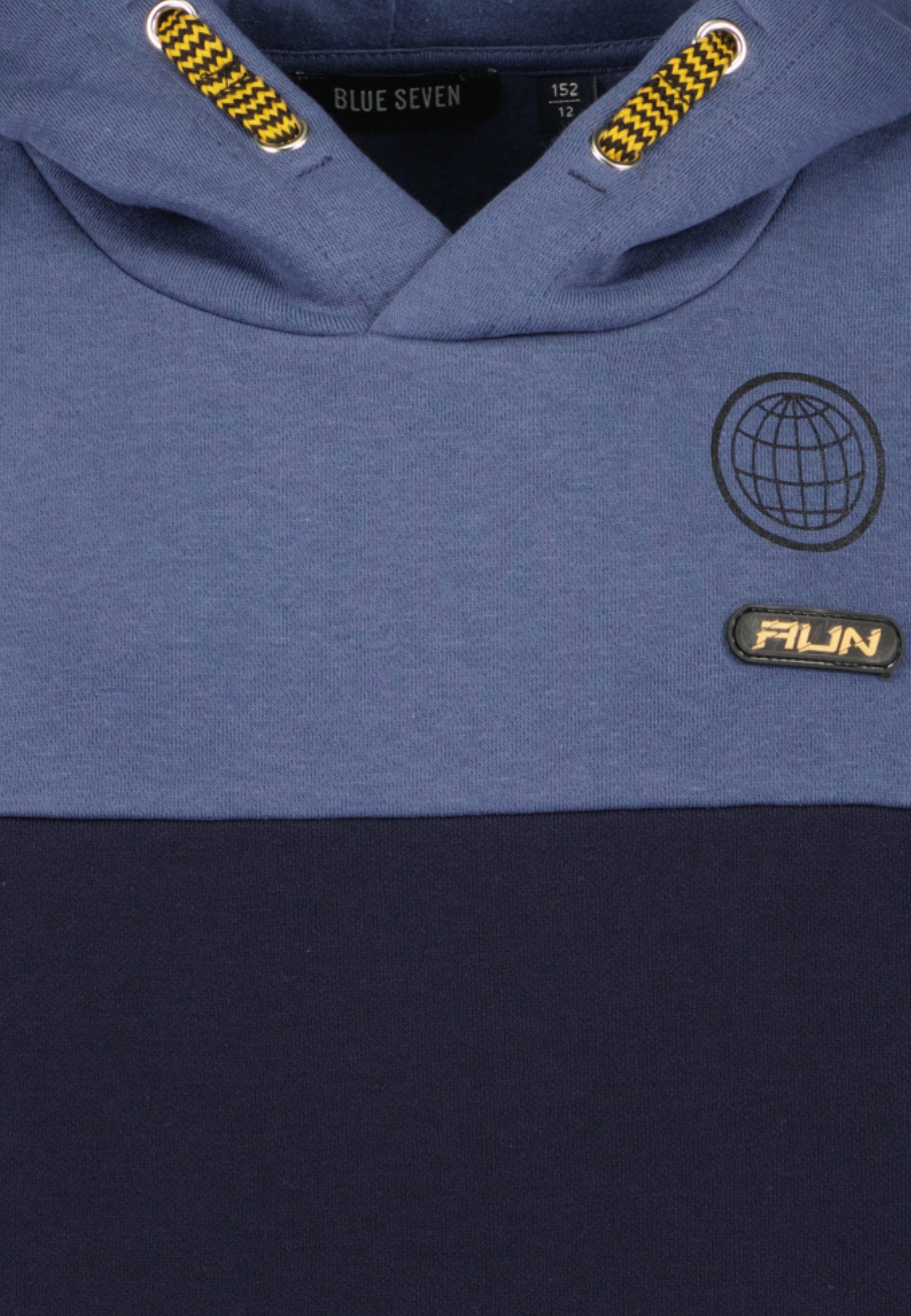 Thumbnail - Blue Seven Kapuzensweatshirt mit dekorativem Kordeldetail und mit Kängurutasche