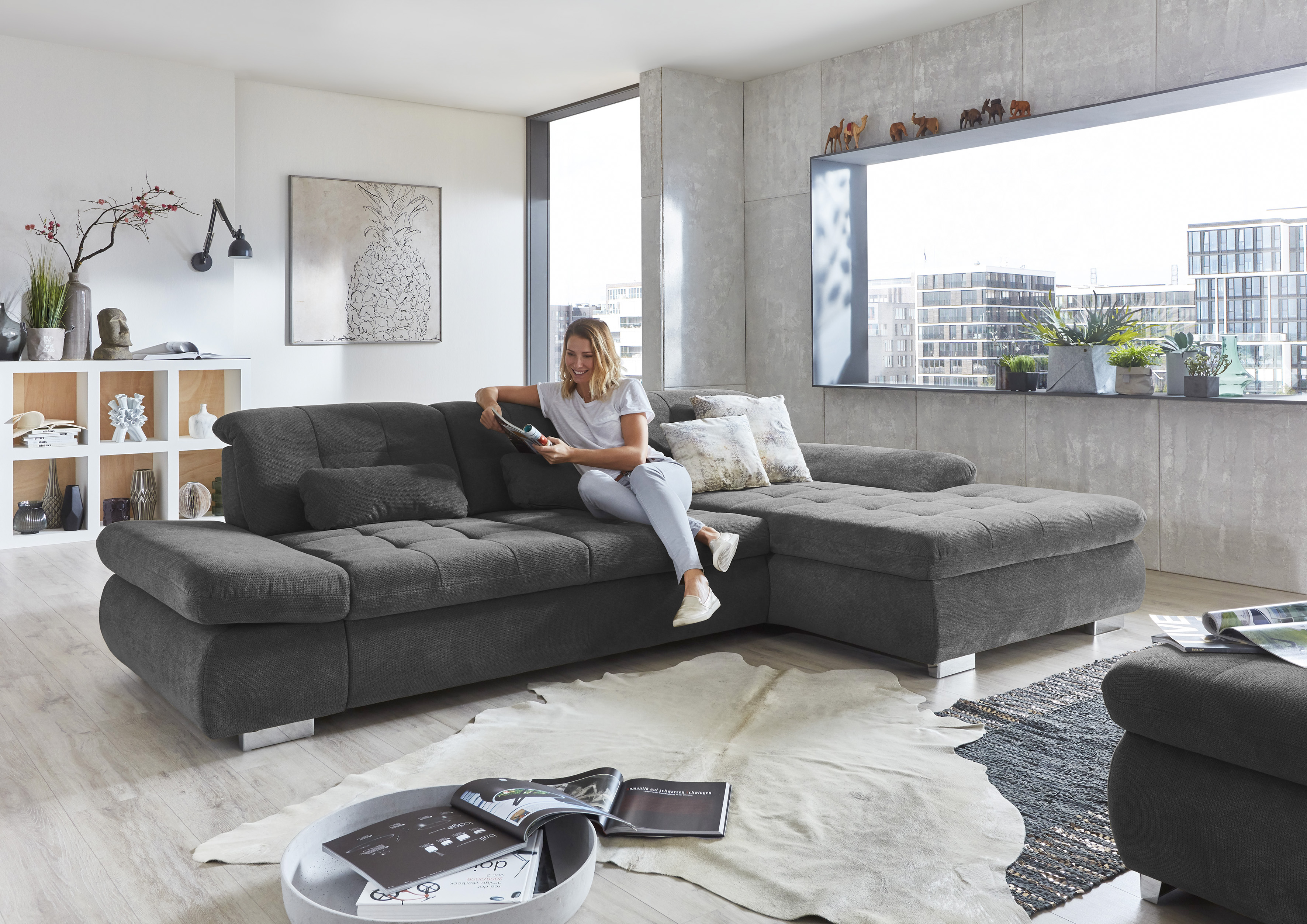 Die PlanBar Ecksofa "MP-IN17004 L-Form, Breite 331 cm, Federkern-Polsterung" inkl. Sitztiefenverstellung, wahlweise weitere Funktionen