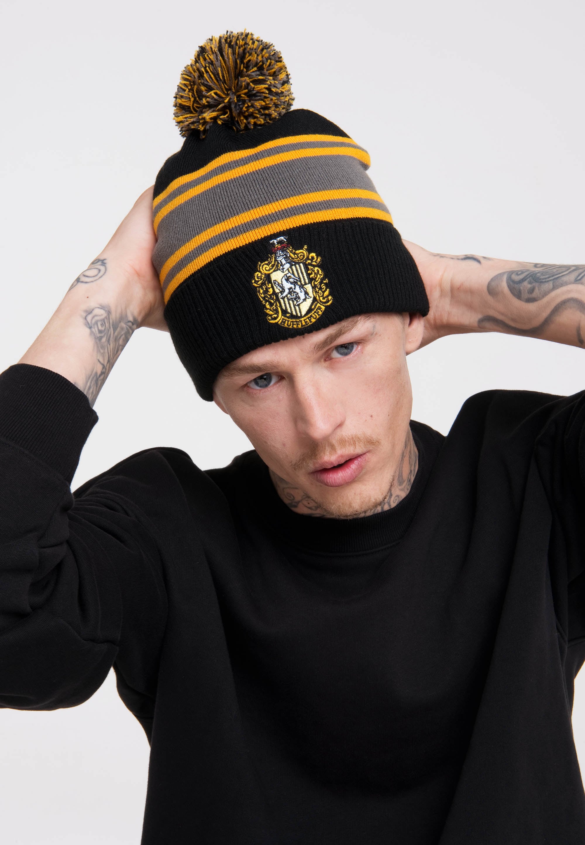 Strickmütze Potter »Harry Stickerei lizenzierter LOGOSHIRT - BAUR mit bestellen | Hufflepuff«,