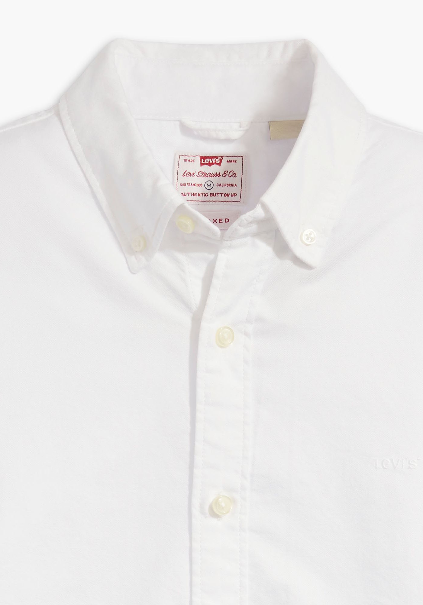 Levi's® Langarmhemd »AUTHENTIC BUTTON DOWN«, mit Ton-in-Ton Logostickerei auf der Brust