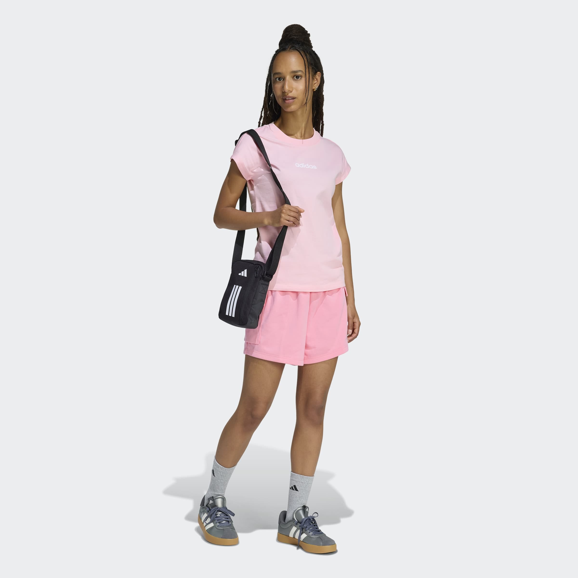 adidas Sportswear T-Shirt »W LIN SJ T« sportlicher Stil, Kurzarm, ohne Verschluss, aus Baumwolle