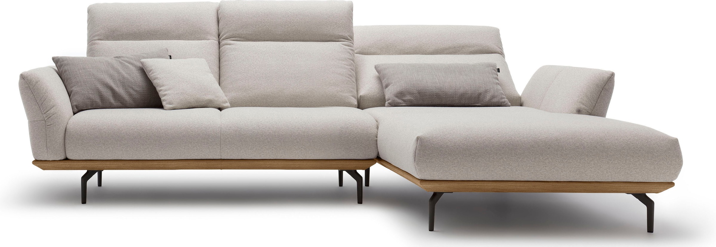 Creation BY ROLF BENZ Ecksofa »CR.460«, Sockel in Nussbaum, Winkelfüße in Umbragrau, Breite 298 cm