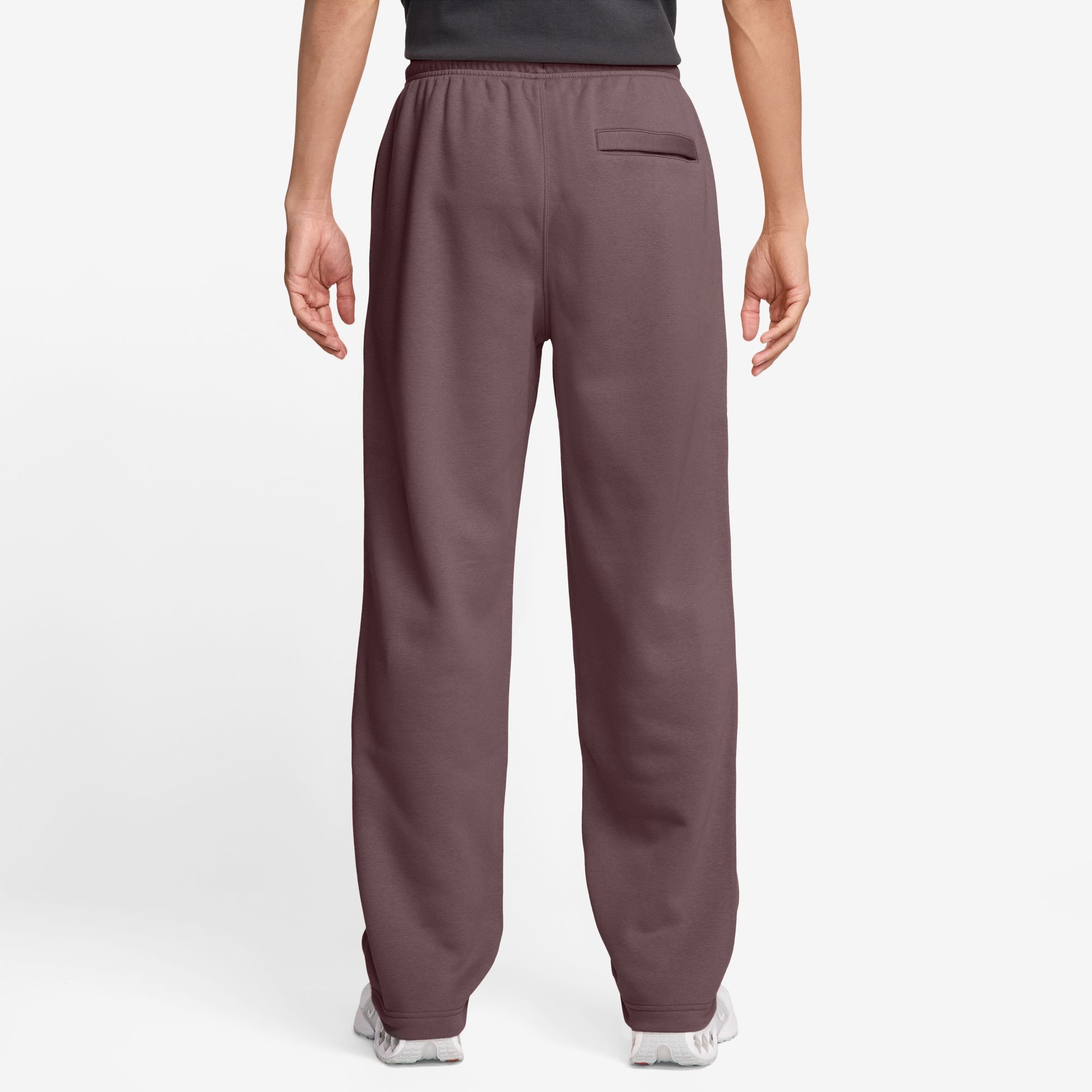 Nike Sportswear Sporthose »M NK CLUB BB OH PANT«  mit Eingrifftaschen und Gesäßtasche, aus Baumwollmischung