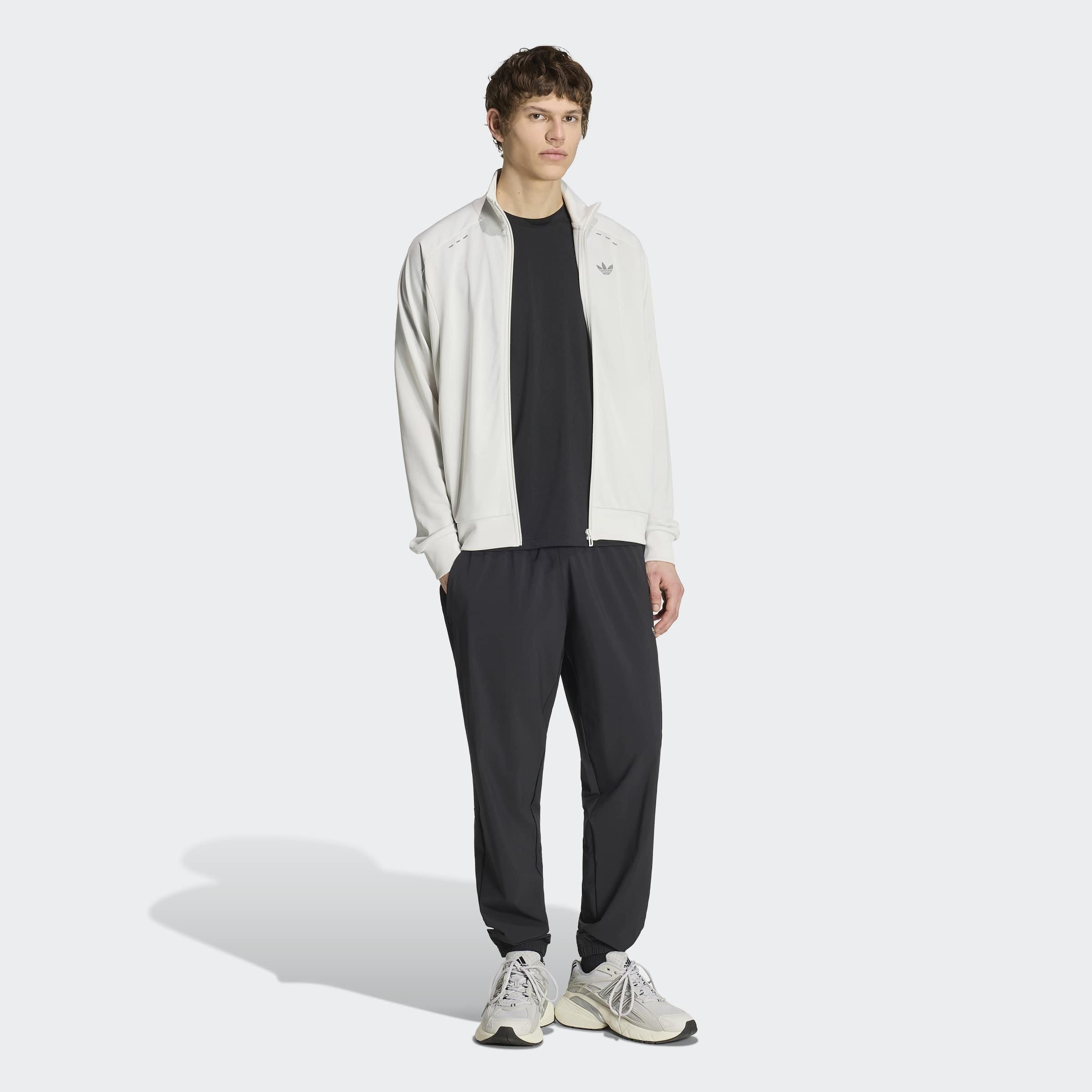 adidas Originals Sporthose »TECH TREFOIL ESSENTIALS«  für Erwachsene, aus Polyester und Elasthan