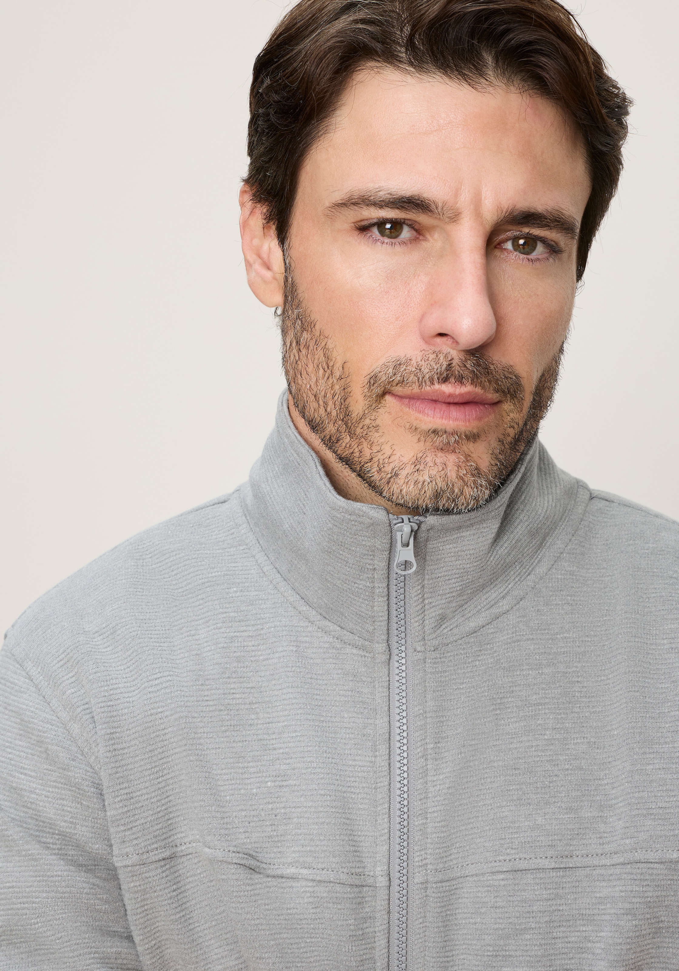 Man's World Sweatjacke mit hochschließendem Kragen, markante Querteilungsnaht