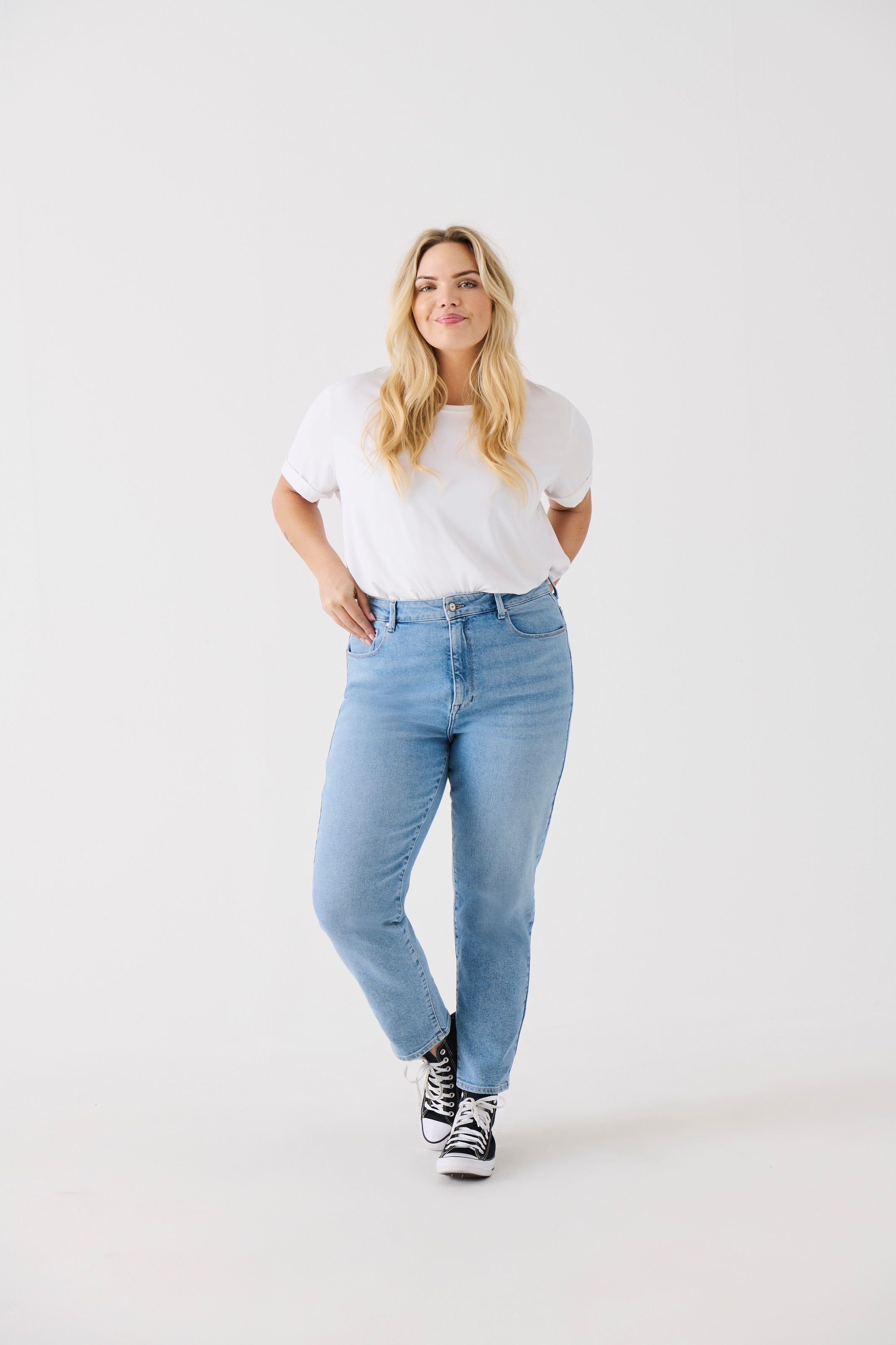 High-waist-Jeans ONLY CARMAKOMA "CAREMILY STRETCH HW STR ANK DNM CRO1 NOOS", Damen, Gr. 44, Länge 32, blau (light blau denim), Denim/Jeans, Obermaterial: 99% Baumwolle, 1% Elasthan, unifarben, Jeans High-Waist-Jeans 3