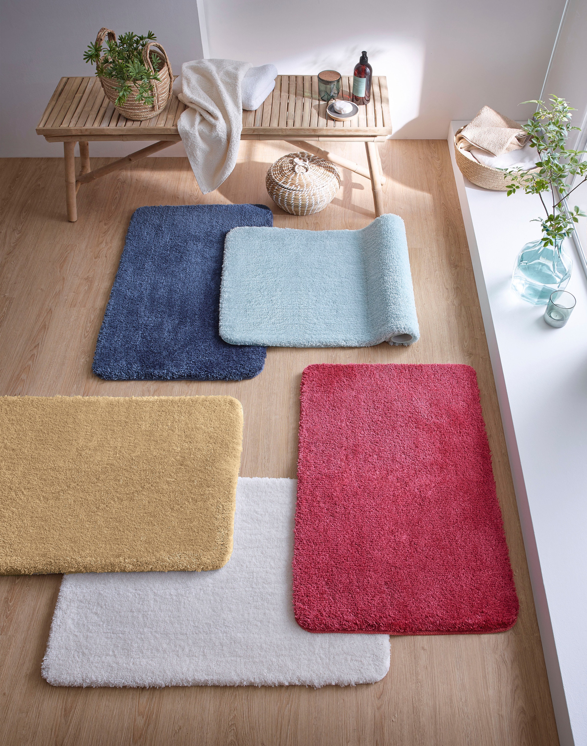 Kleine Wolke Badematte »Meadow«, rutschhemmend beschichtet, fußbodenheizungsgeeignet, Badteppich, Uni Farben