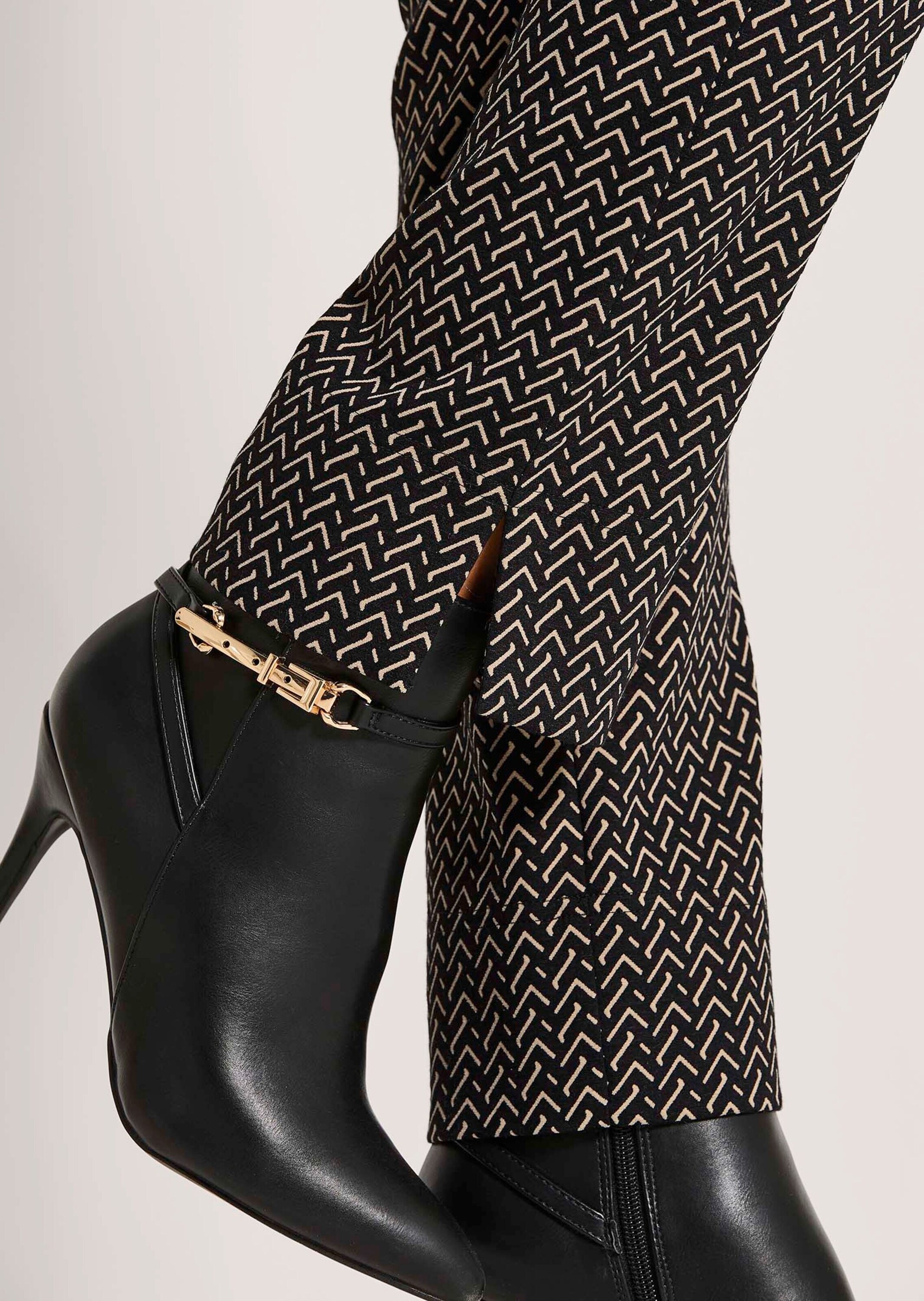 MADELEINE Schlupfhose »Hose Bootcut-Hose mit Allover-Print«