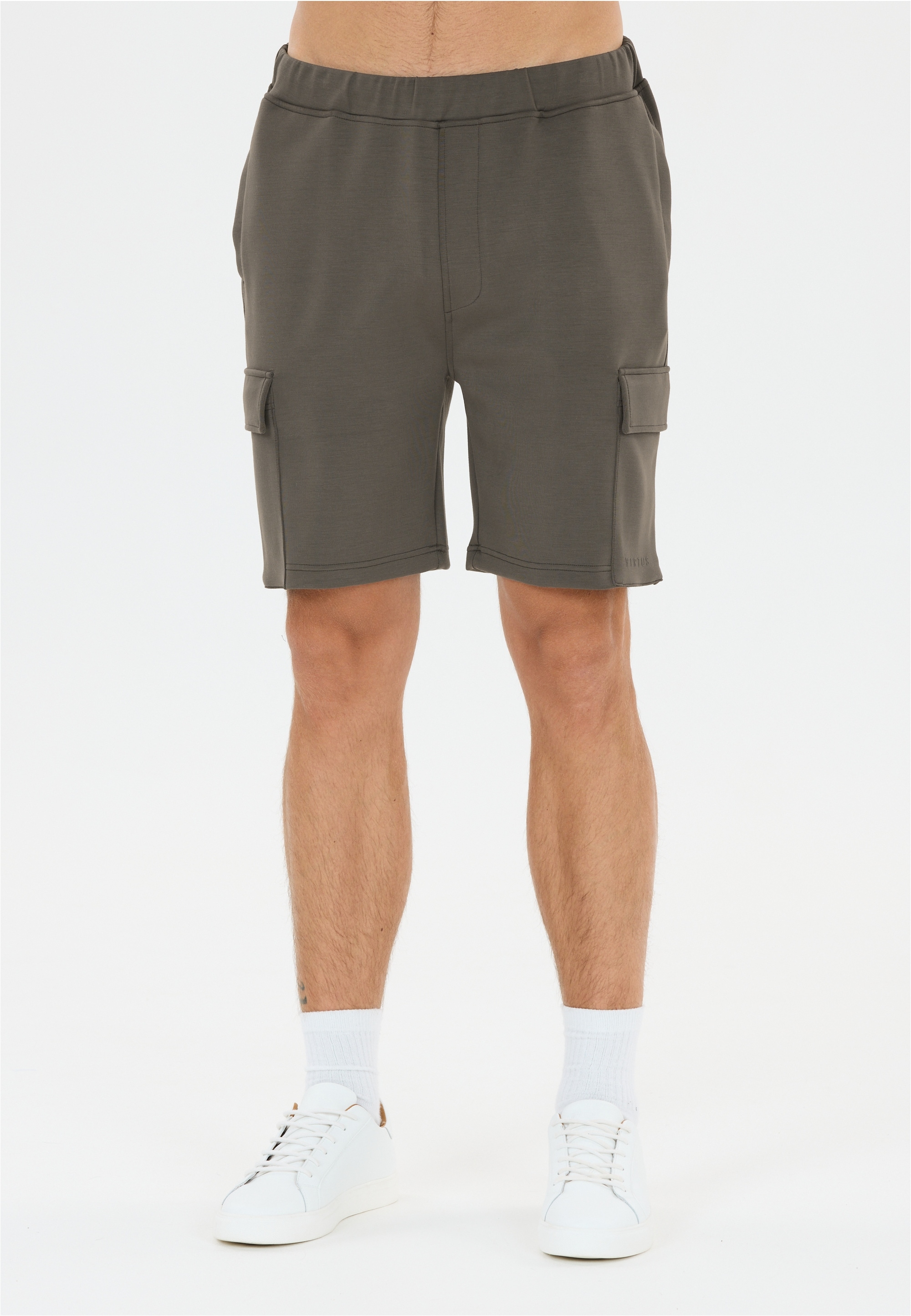 Virtus Shorts "Nasas" in atmungsaktiver Qualität