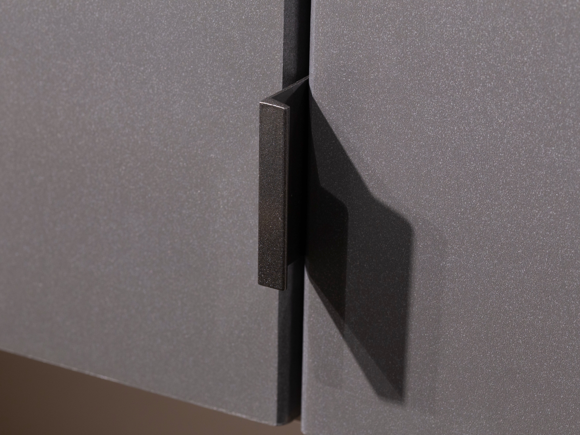 rauch Drehtürenschrank »Kleiderschrank Schrank Garderobe Wäscheschrank TICAO«, (Schubladen in der Höhe variabel positionierbar), mit 2 geräumigen Schubladen, viel Stauraum MADE IN GERMANY