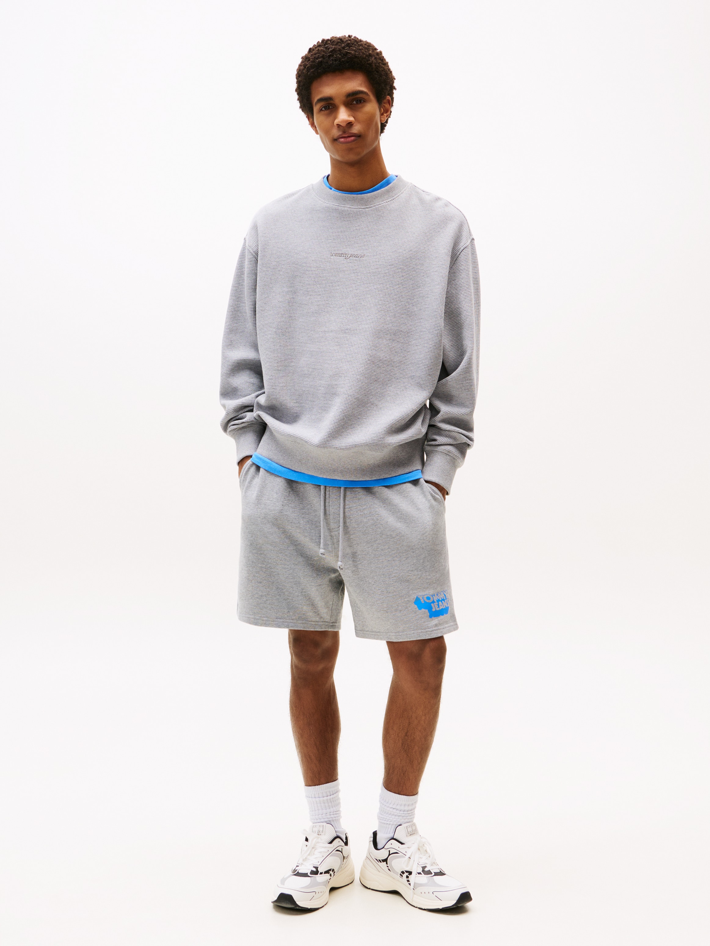 Tommy Jeans Sweatshorts »TJM RLX STACK LOGO SWEATSHRT EXT«, Mit Kordelzug