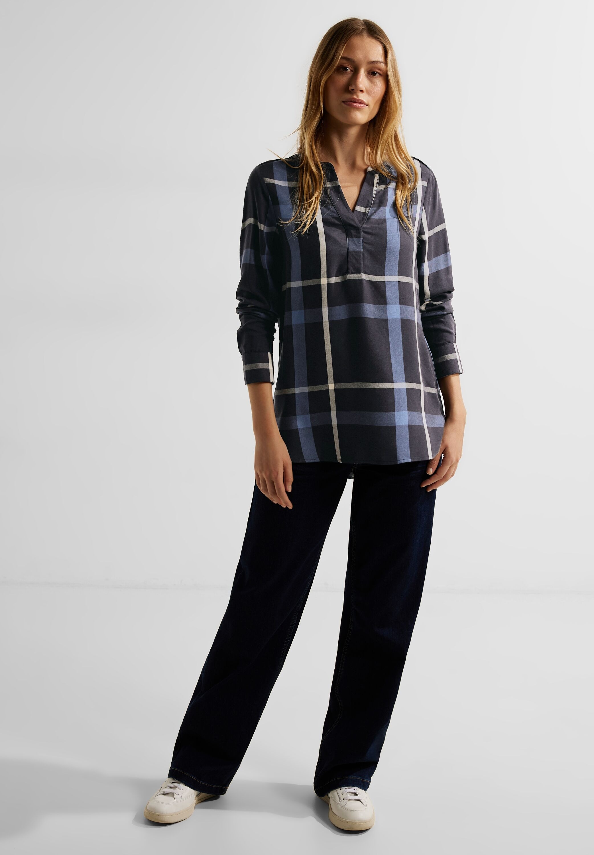 Cecil Longbluse, Karo-Style