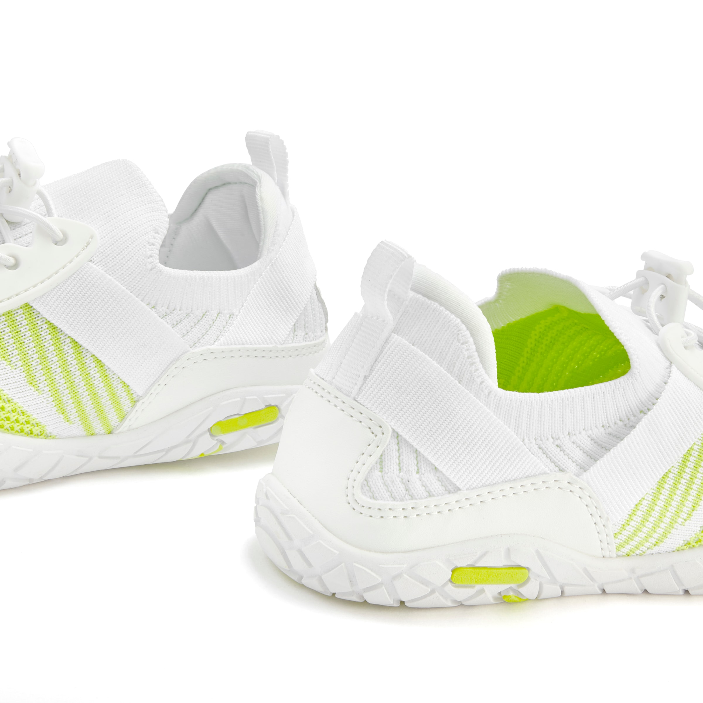 LASCANA Sneaker »Slip-On-Sneaker,«  Freizeitschuh, Halbschuh superleicht, flache flexible Sohle VEGAN