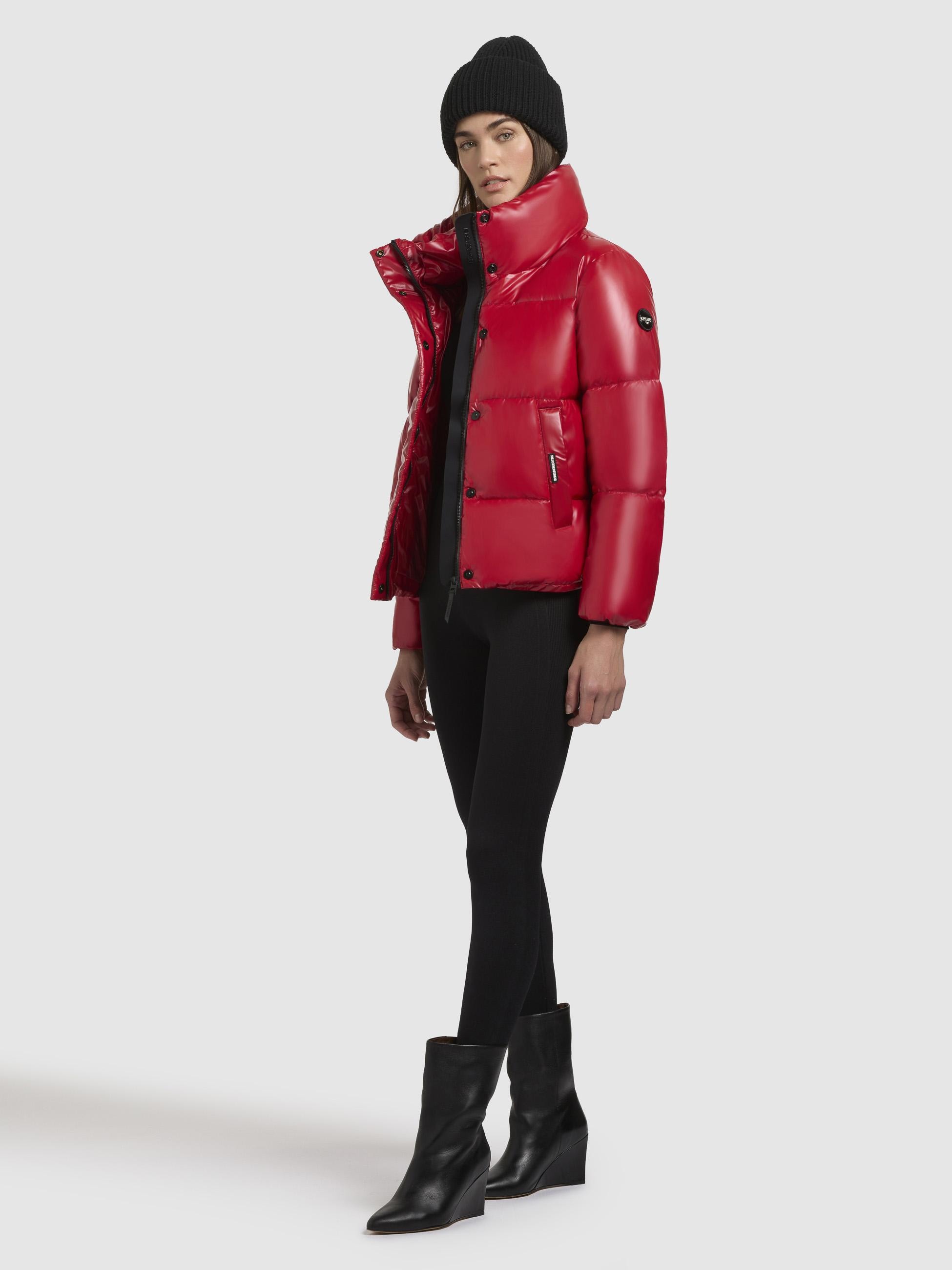 khujo Steppjacke »Rinja Shiny-YM«, ohne Kapuze, Glänzende kurze Winterjacke für Damen