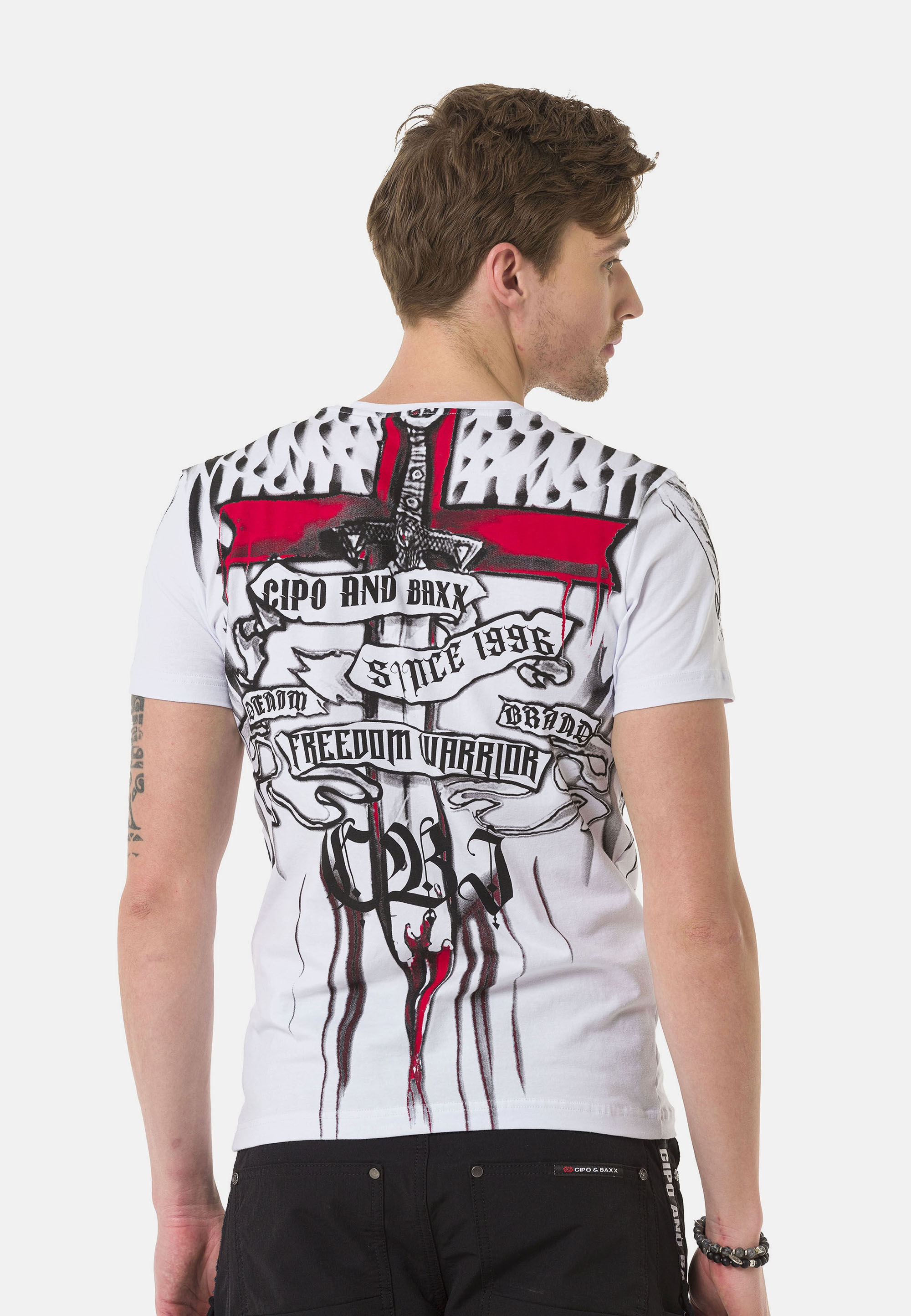 Cipo & Baxx T-Shirt »T-Shirt«, mit coolen Prints, Vorder- und Rückseite
