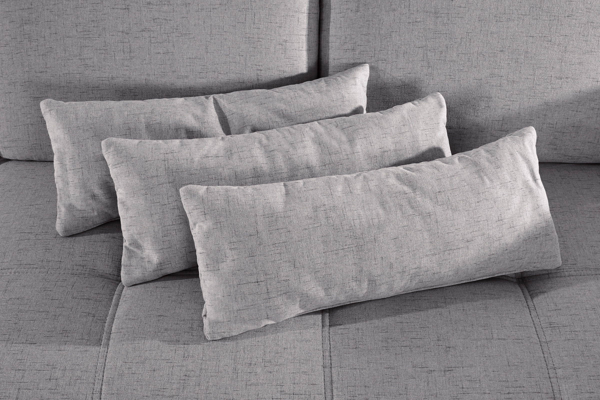 Places of Style Ecksofa Costello, mit Sitztiefenverstellung und Armlehnfunktion, incl. 3 Nierenkissen