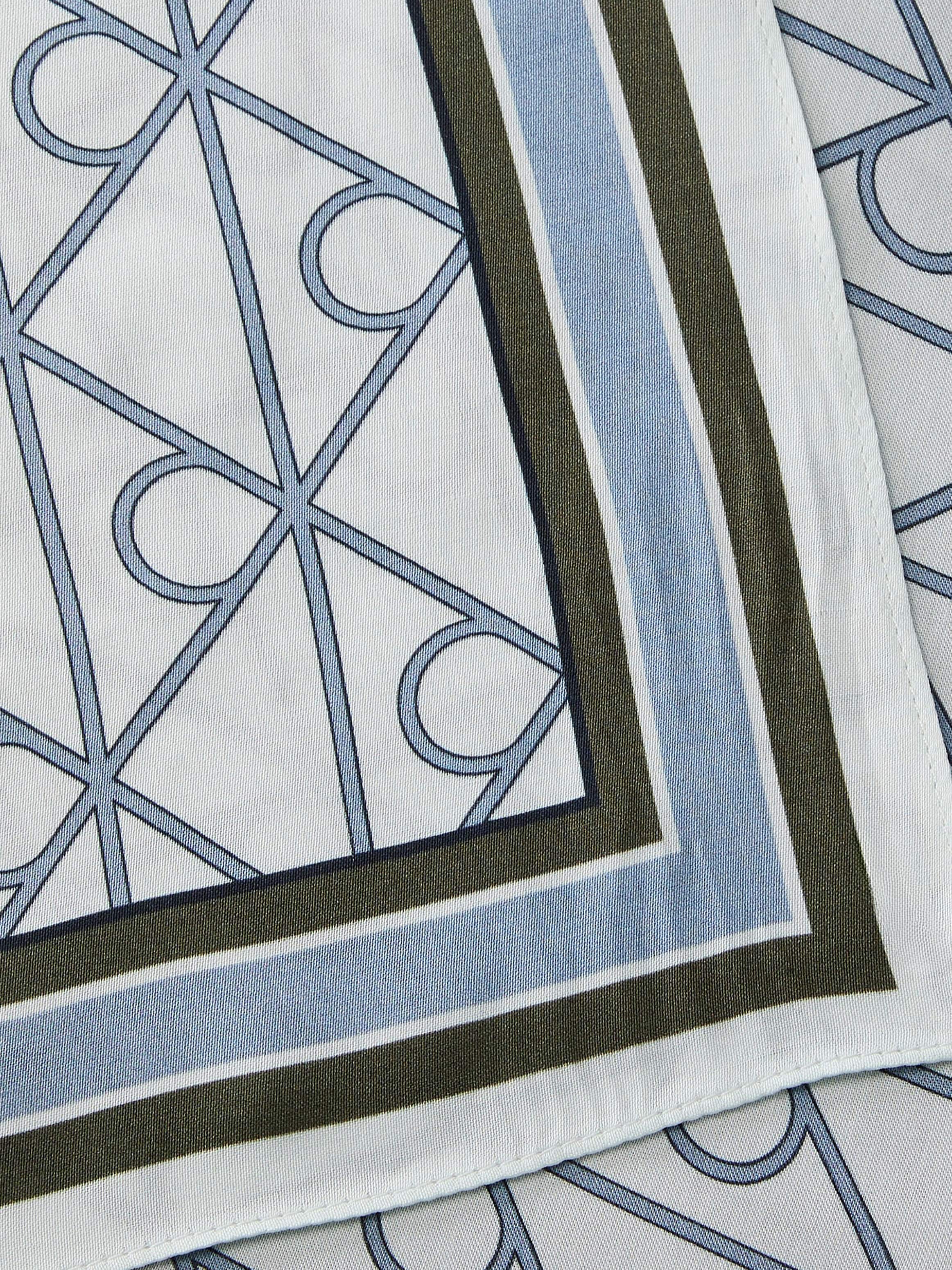 Calvin Klein Modetuch »EMBLEM AOP PRINTED  BANDANA« Regular fit mit Muster