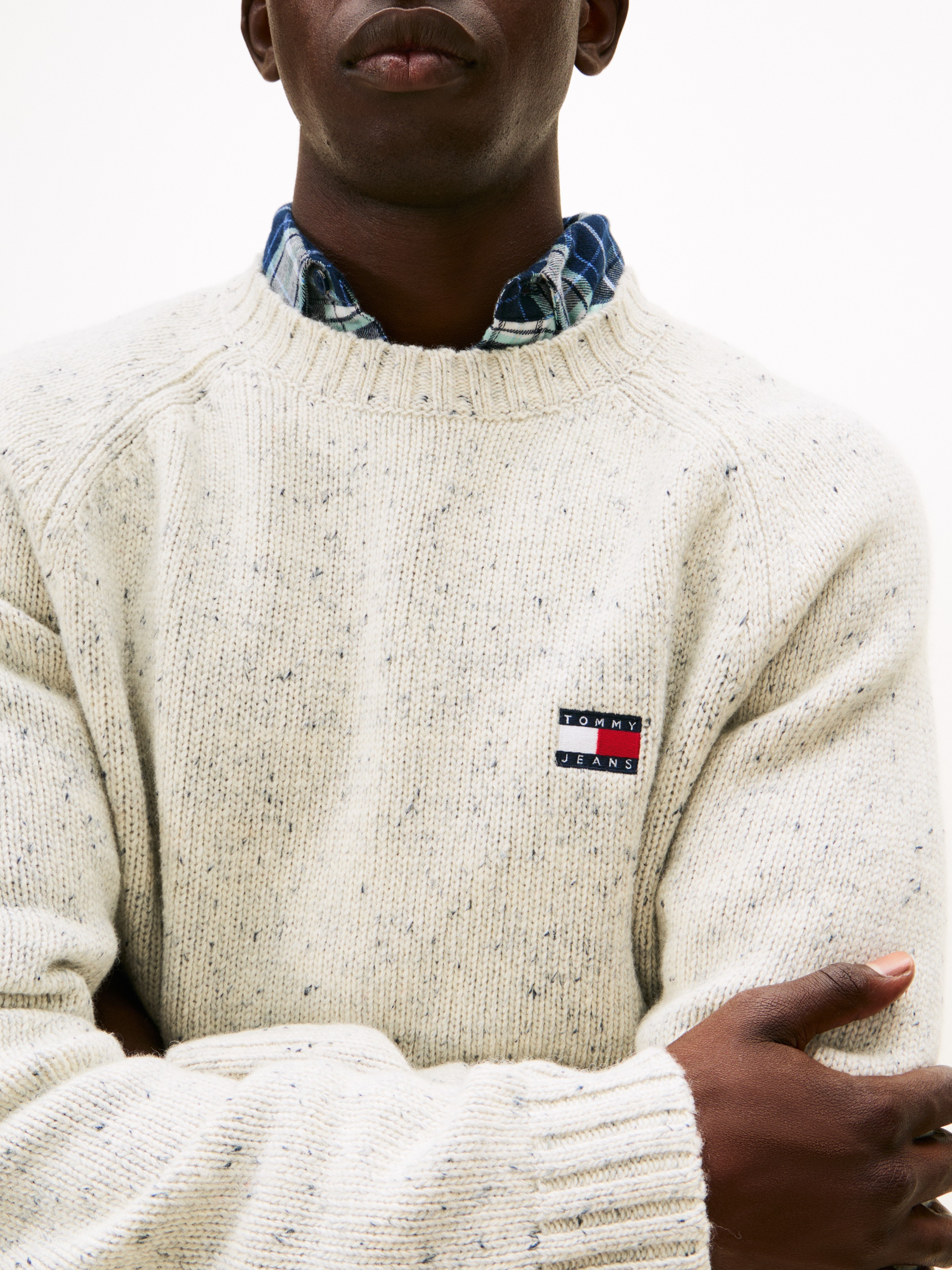 Tommy Jeans Rundhalspullover »TJM REGULAR BADGE« melierte Optik