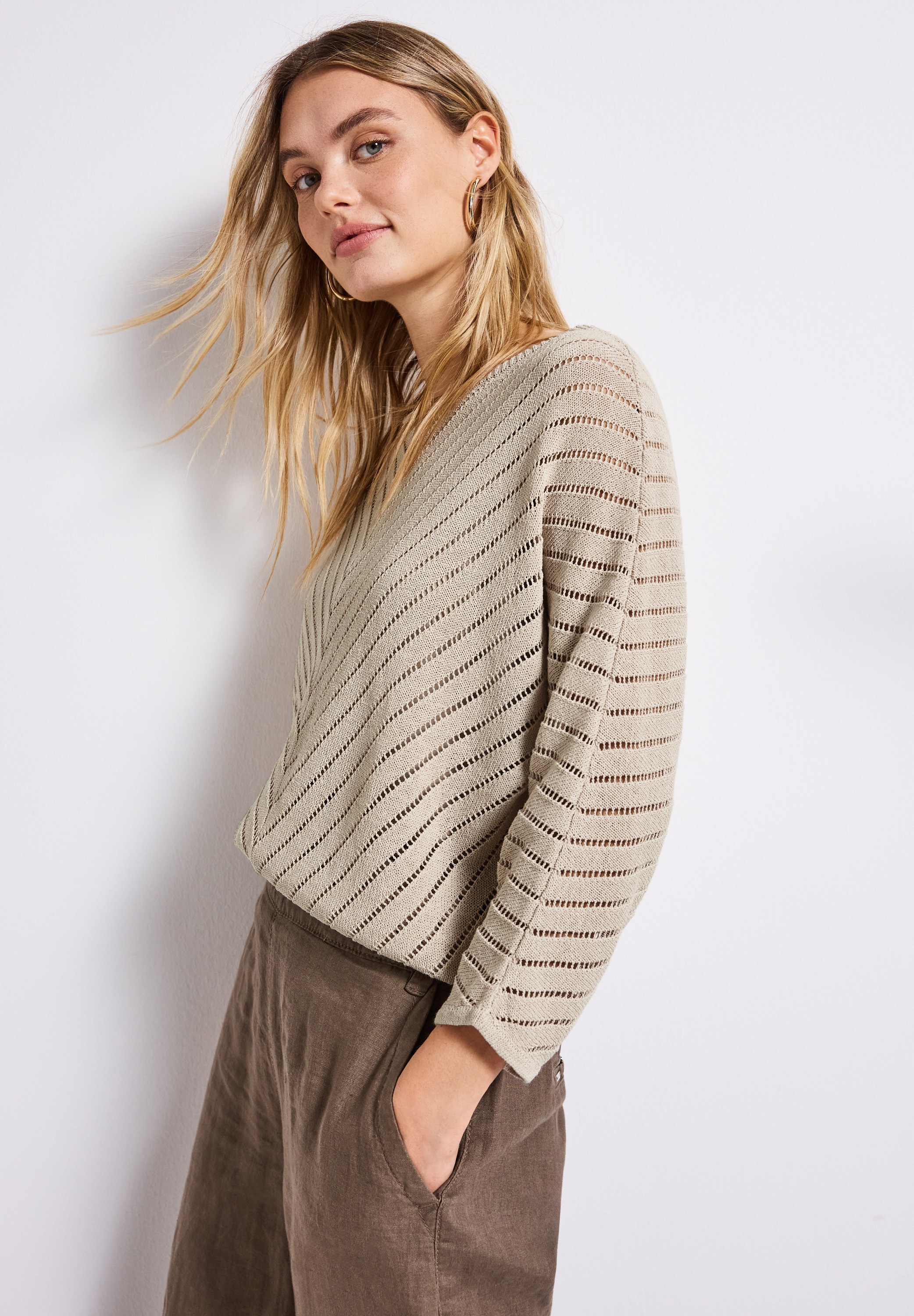 STREET ONE Strickpullover, mit durchscheinenden Häkel-Details und grafische günstig online kaufen