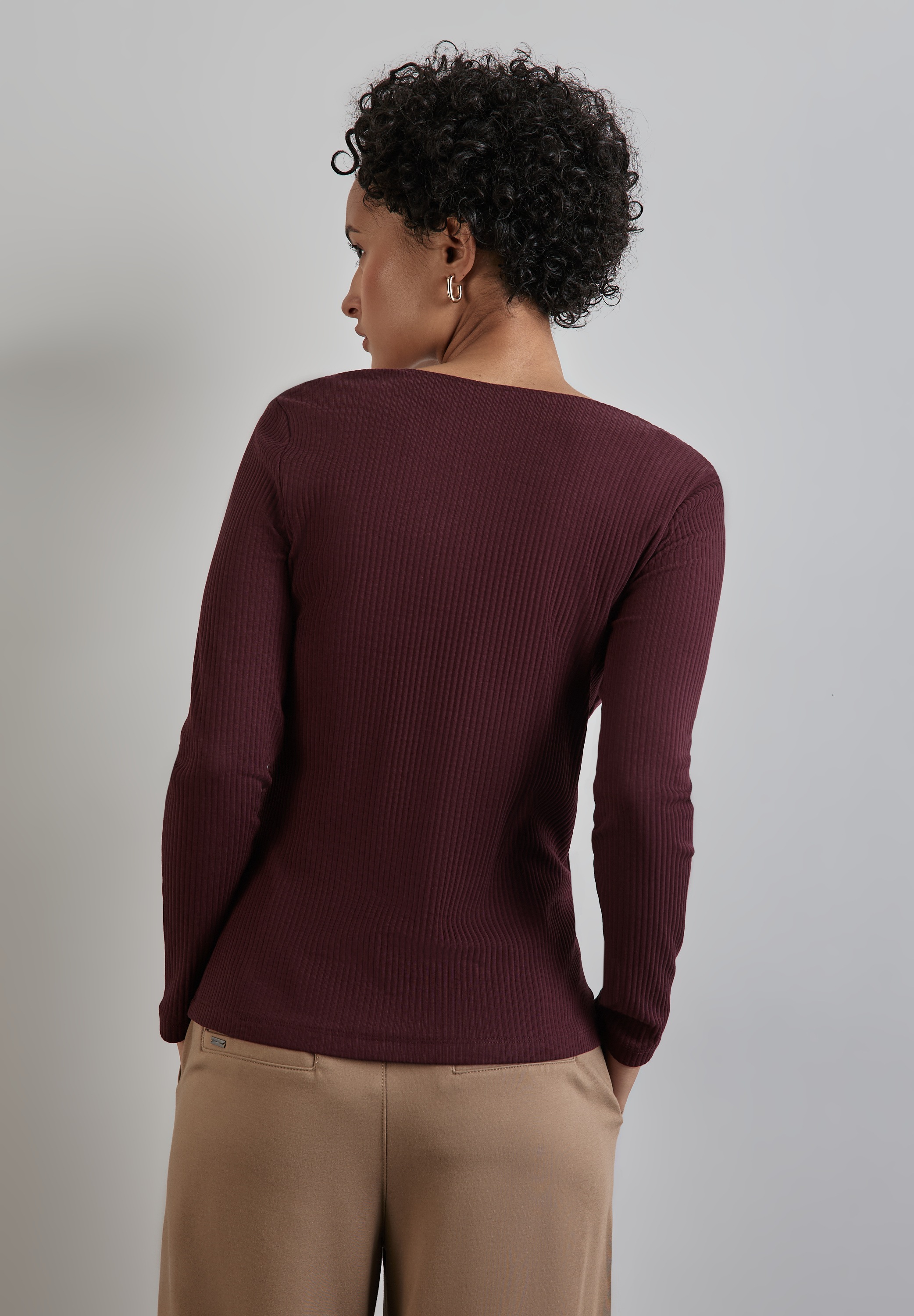 STREET ONE Langarmshirt, gerippt, mit Herz-Ausschnitt