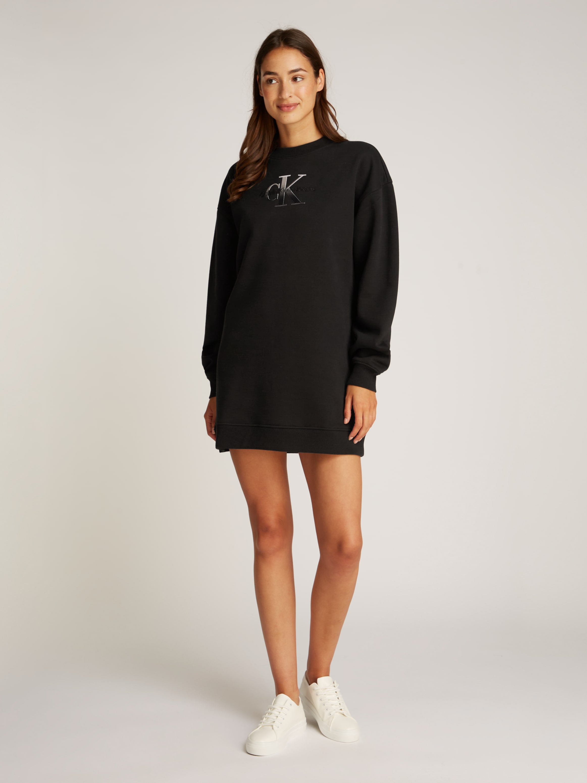 Sweatkleid »EMBROIDERED MONOLOGO CREW DRESS«, mit Logostickerei