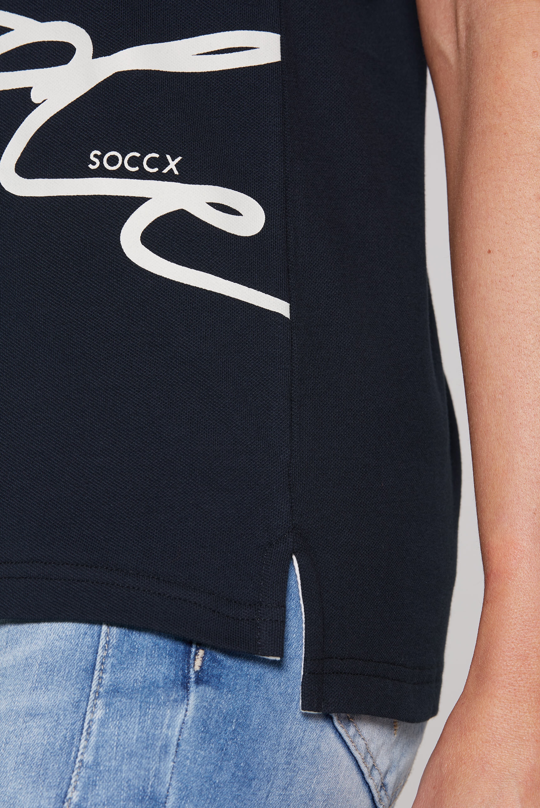 SOCCX Poloshirt, mit Seitenschlitze