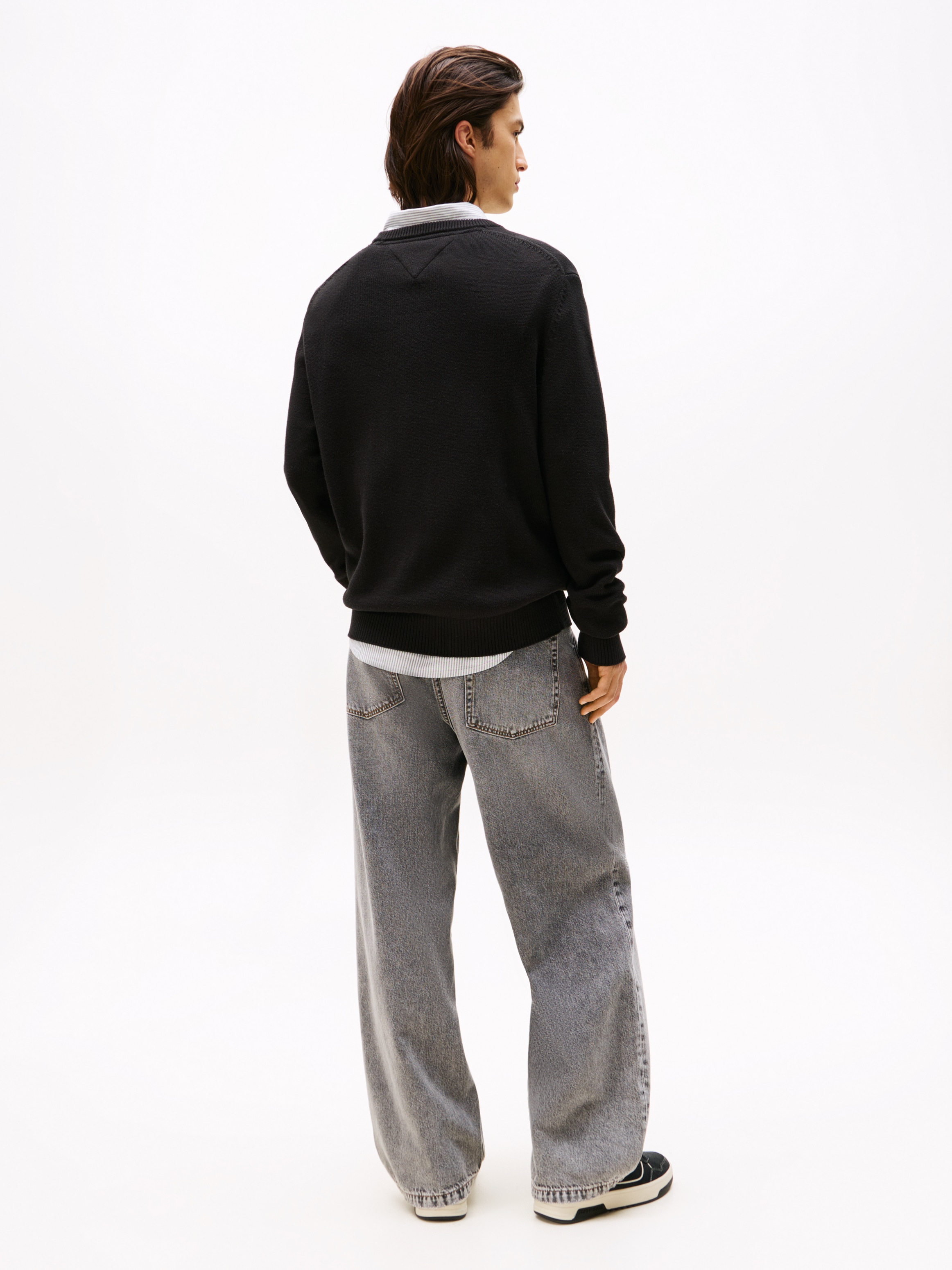 Tommy Jeans Rundhalspullover, Slim fit mit Rundhalsausschnitt